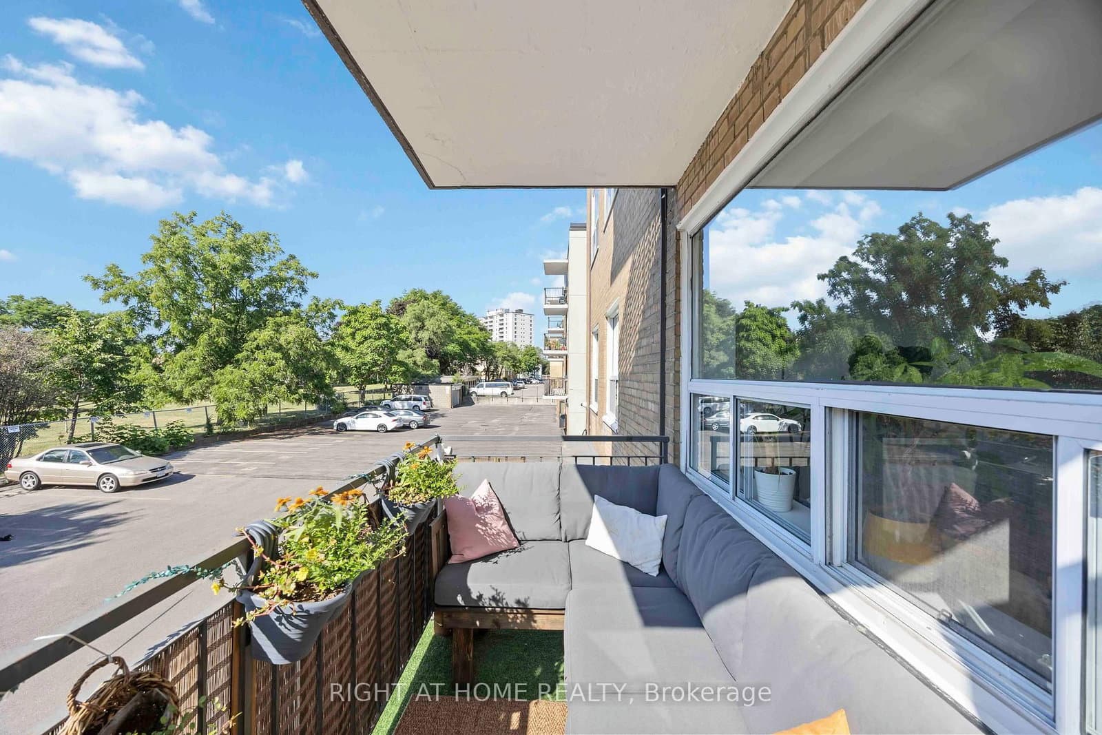 57 Neptune Drive, Unit 103 thumbnail 29