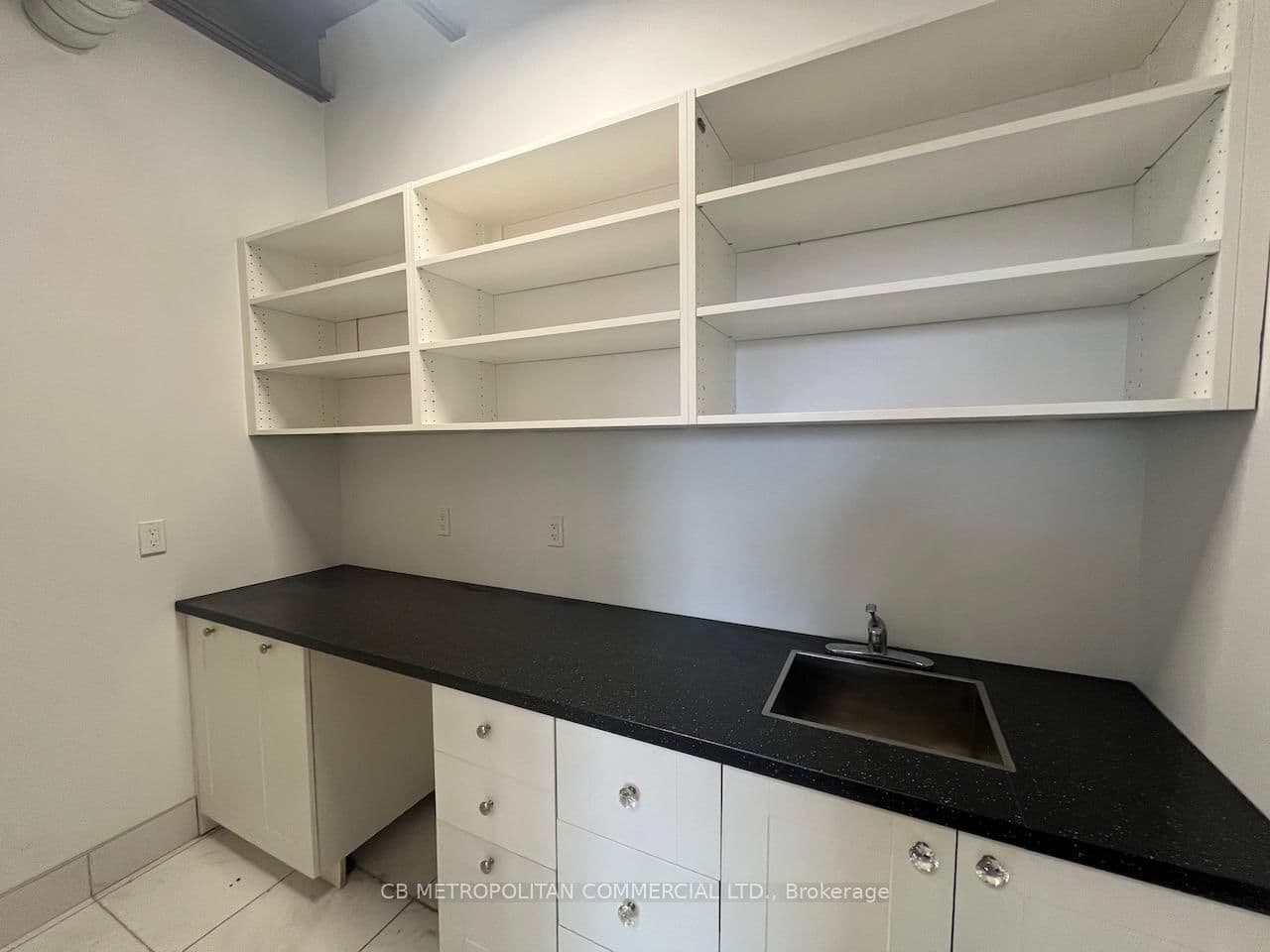 1880 O'connor Drive, Unit 200 thumbnail 5