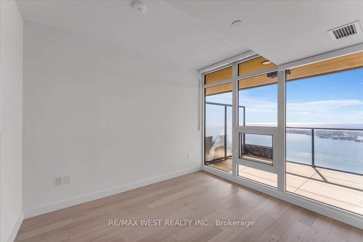 1 Concord Cityplace Way, Unit 5709 thumbnail 12