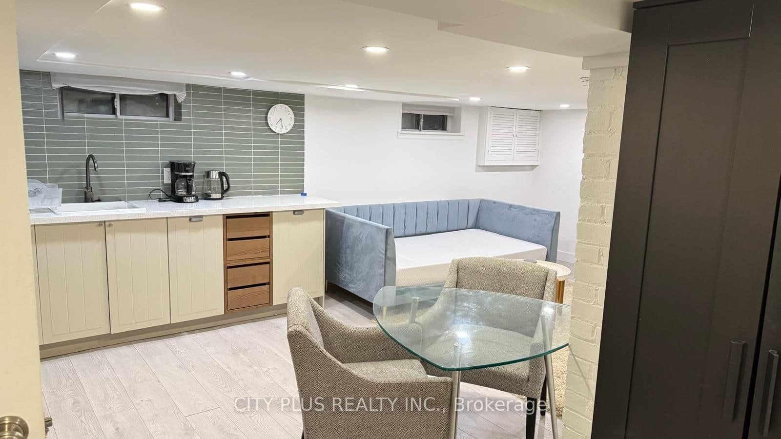 1184 Avenue Road, Unit Basement thumbnail 2