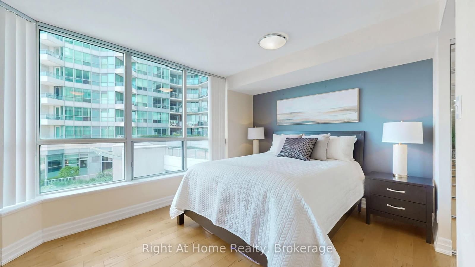 228 Queens Quay W, Unit 209 thumbnail 15