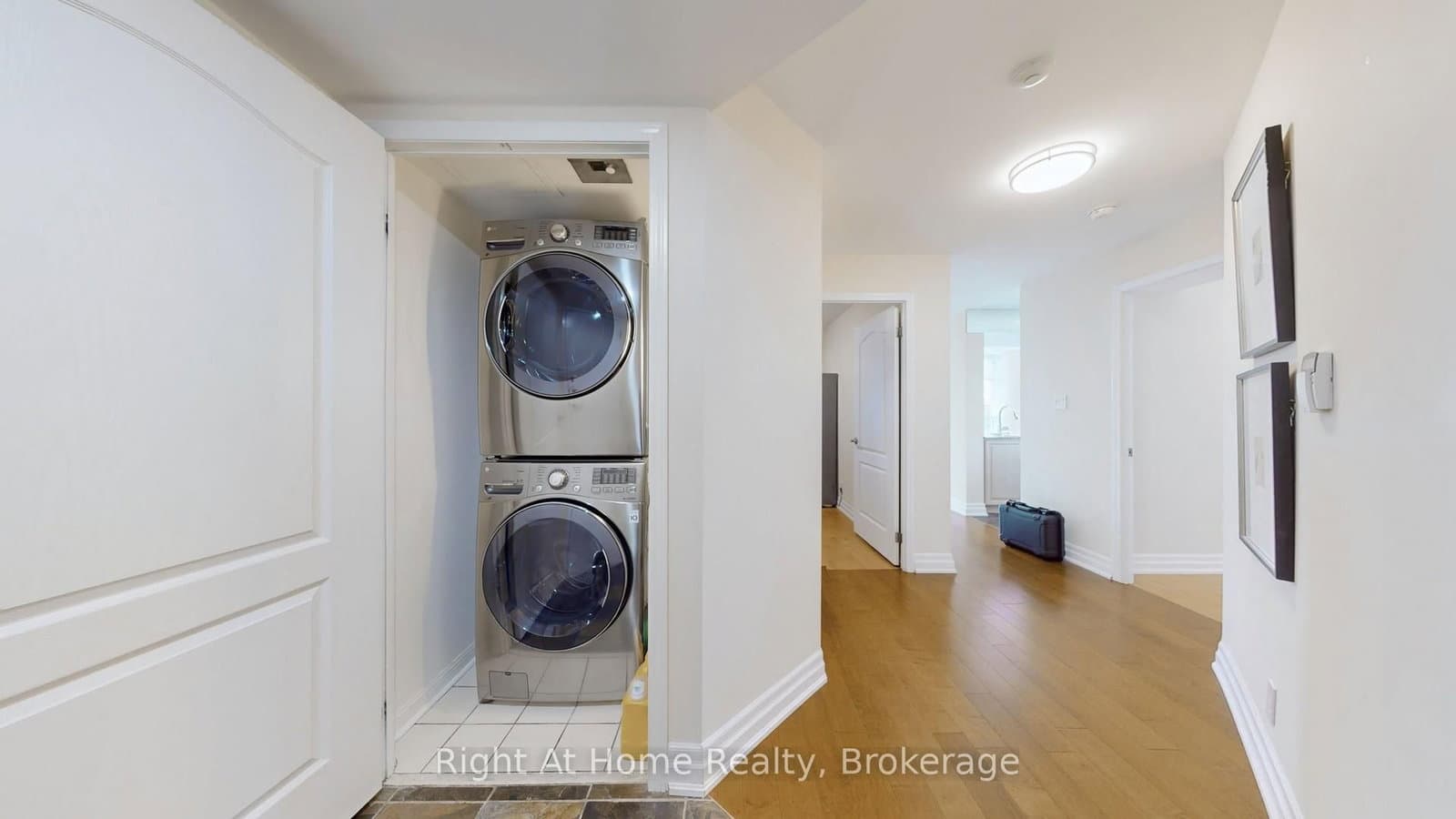 228 Queens Quay W, Unit 209 thumbnail 23