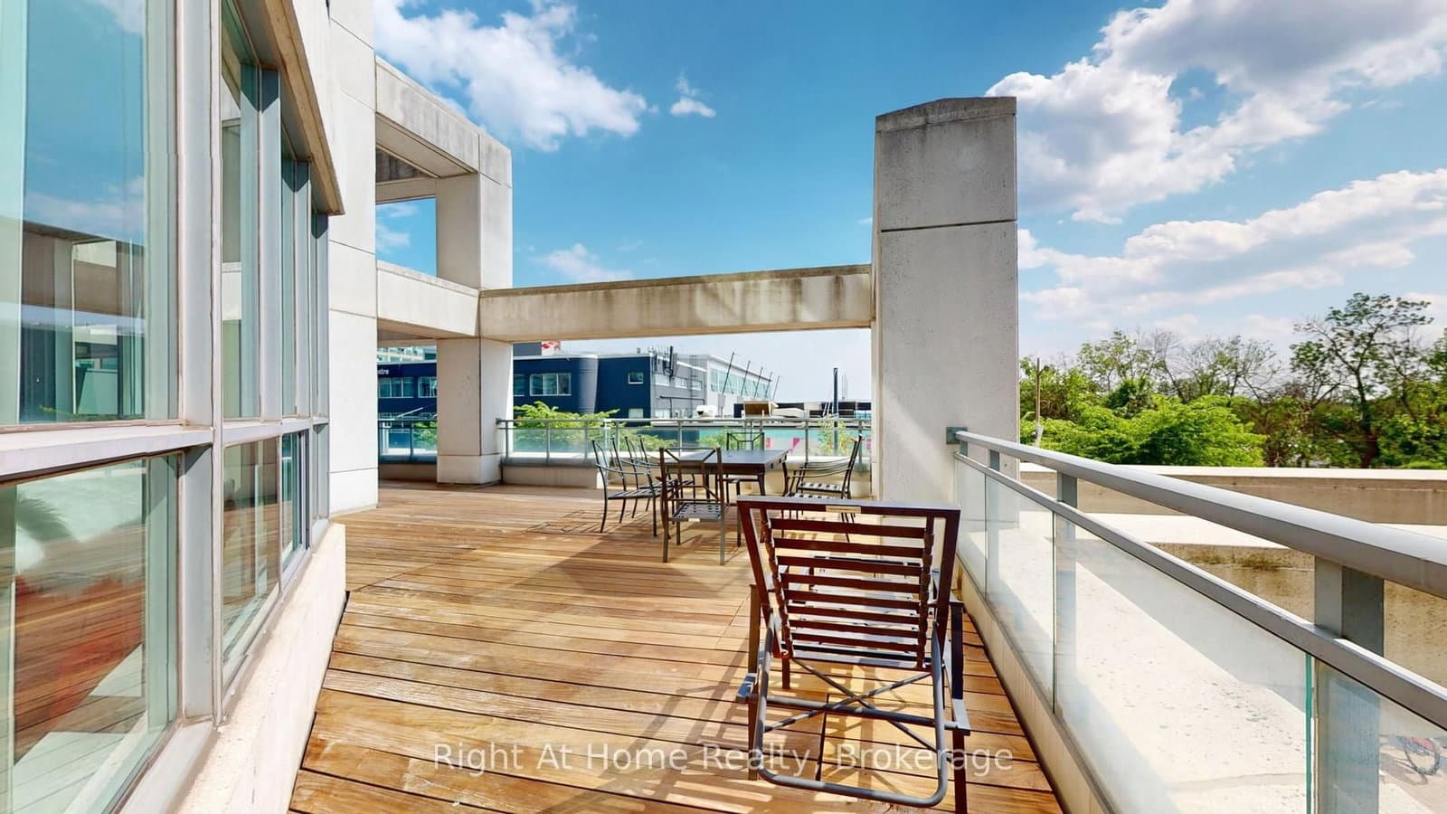 228 Queens Quay W, Unit 209 thumbnail 37