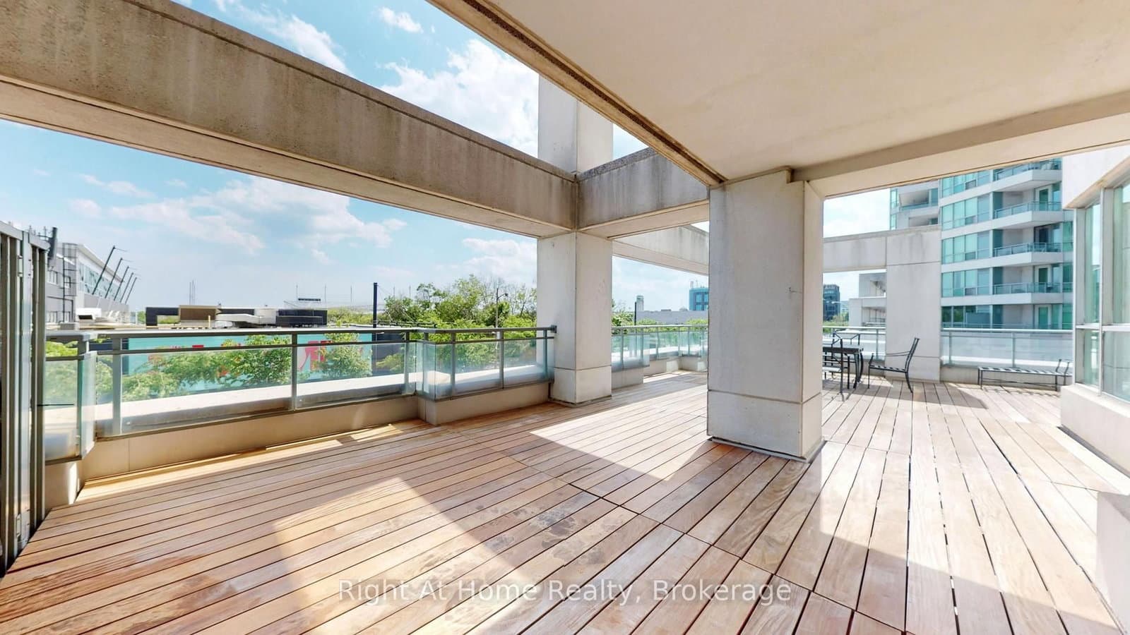 228 Queens Quay W, Unit 209 thumbnail 6