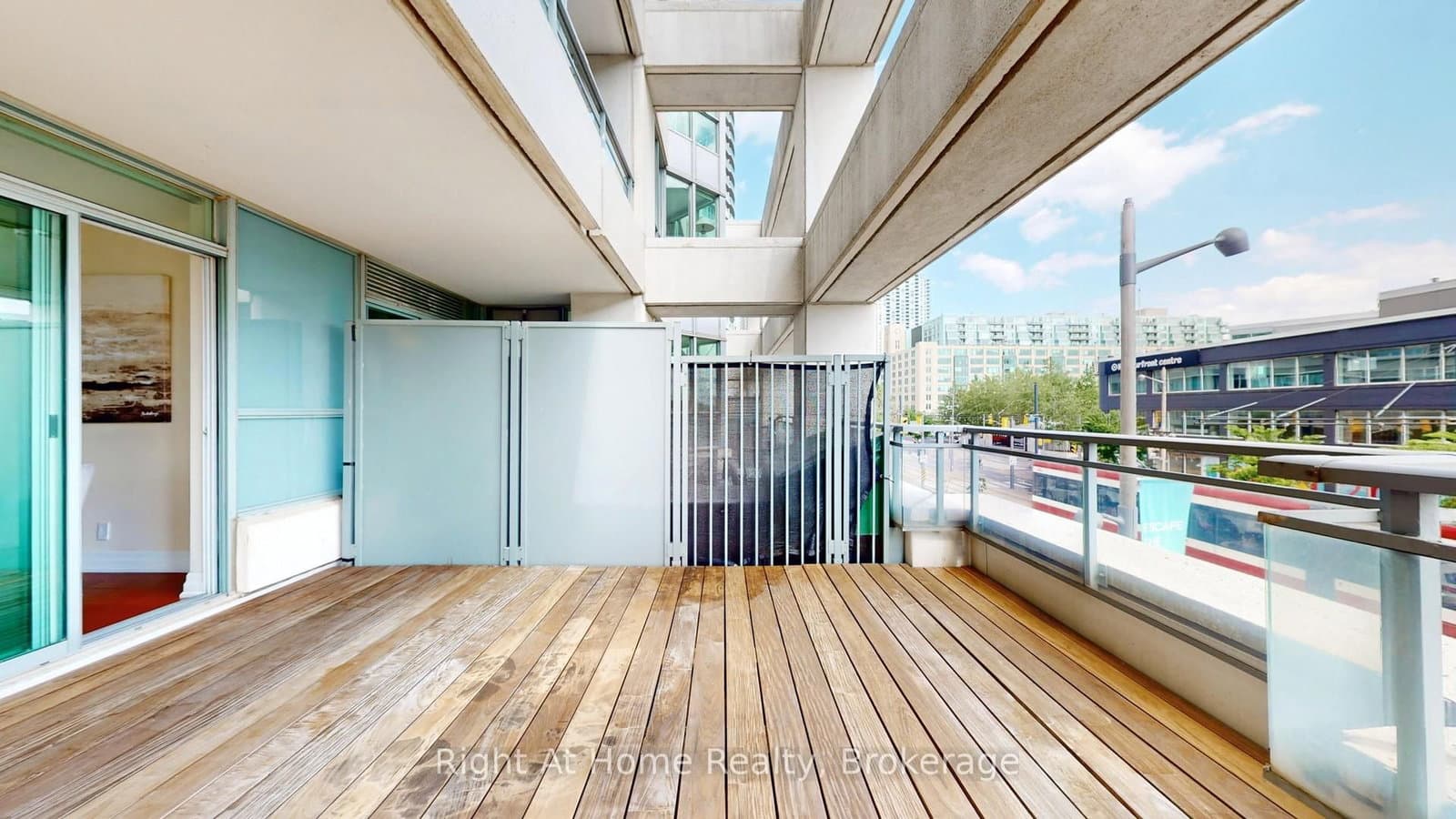 228 Queens Quay W, Unit 209 thumbnail 8
