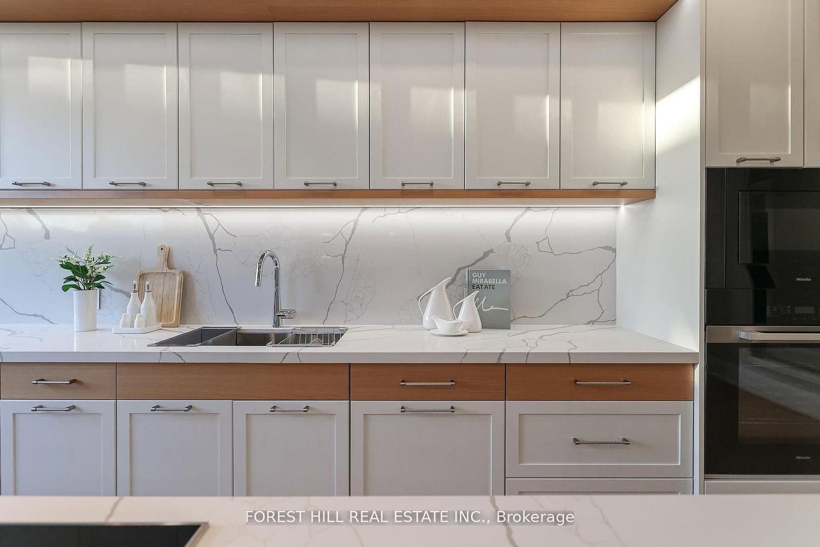 342 Spadina Road, Unit 301 thumbnail 16