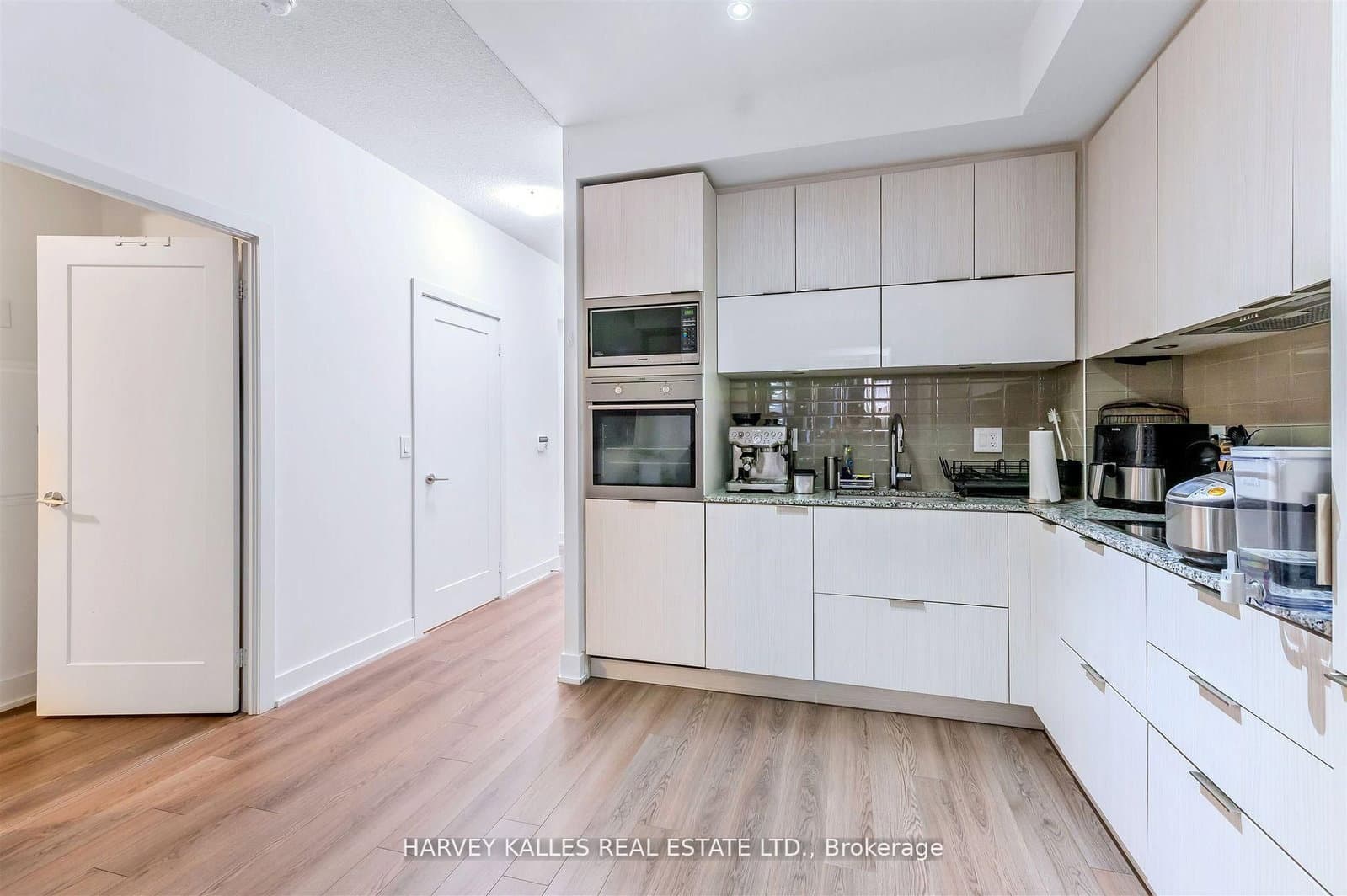 318 Richmond Street W, Unit 1508 thumbnail 9