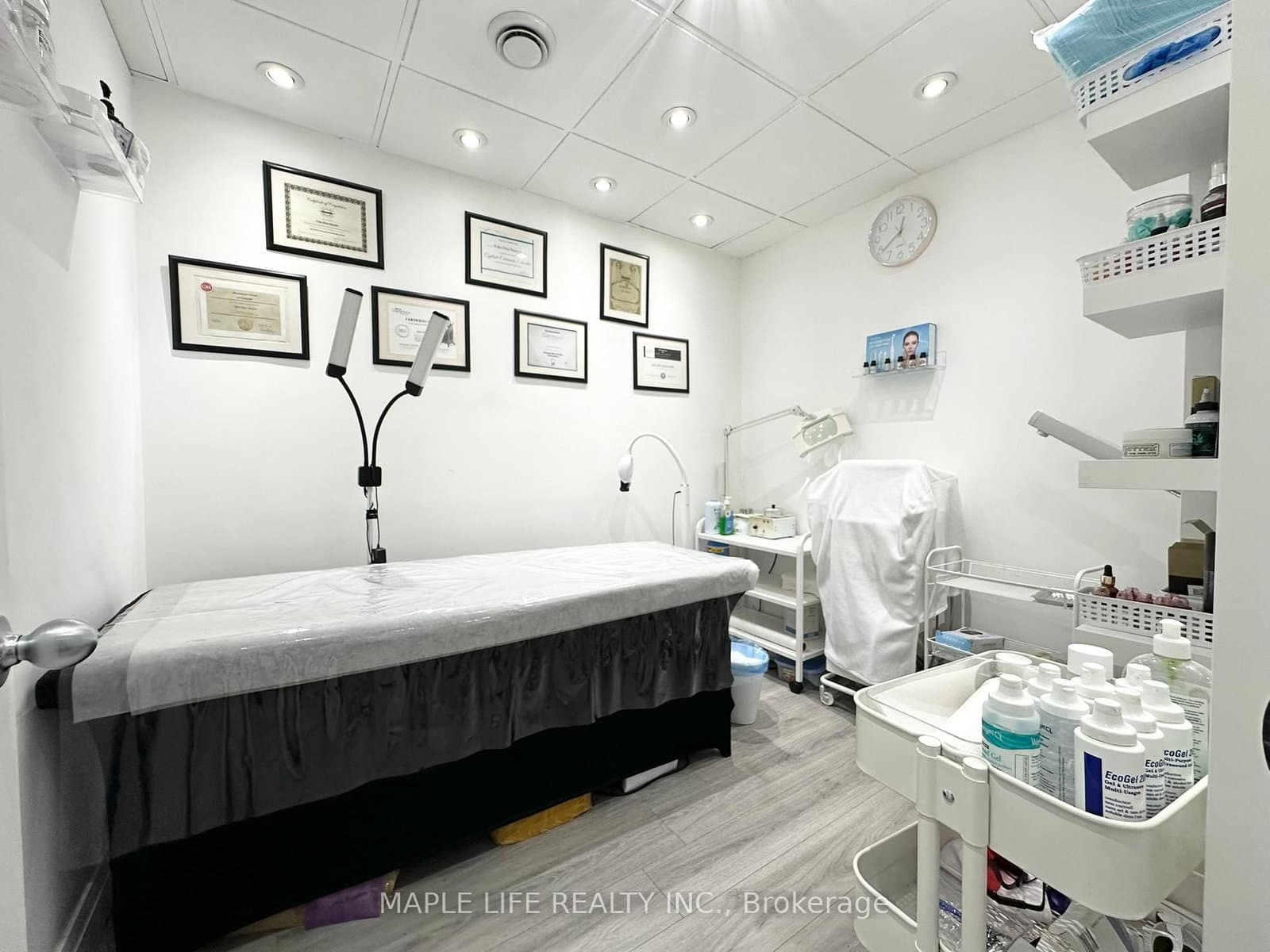 901 Yonge Street, Unit 106 thumbnail 9