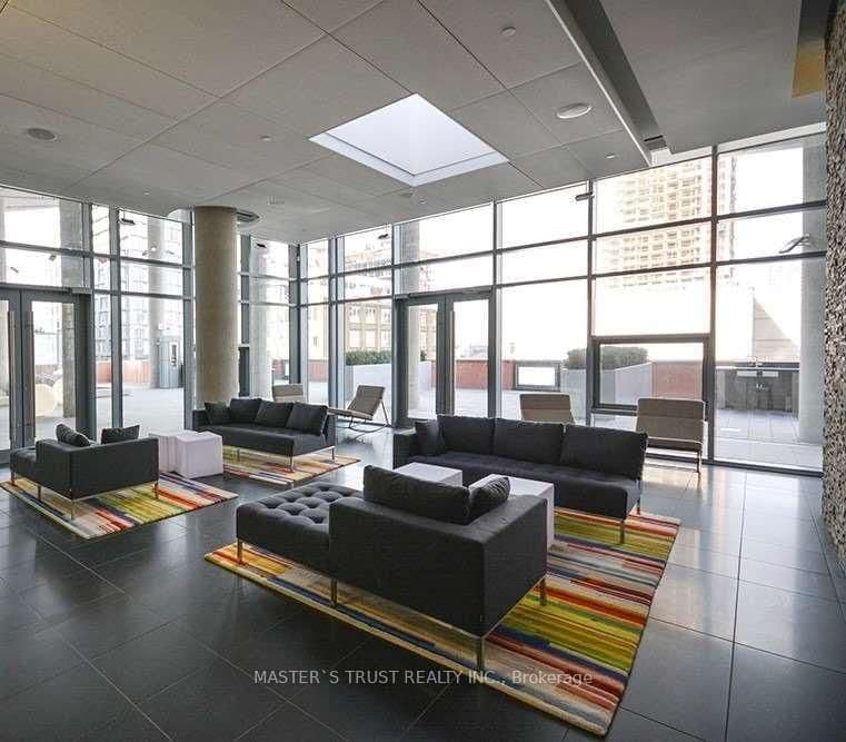 21 Widmer Street, Unit 2805 thumbnail 24