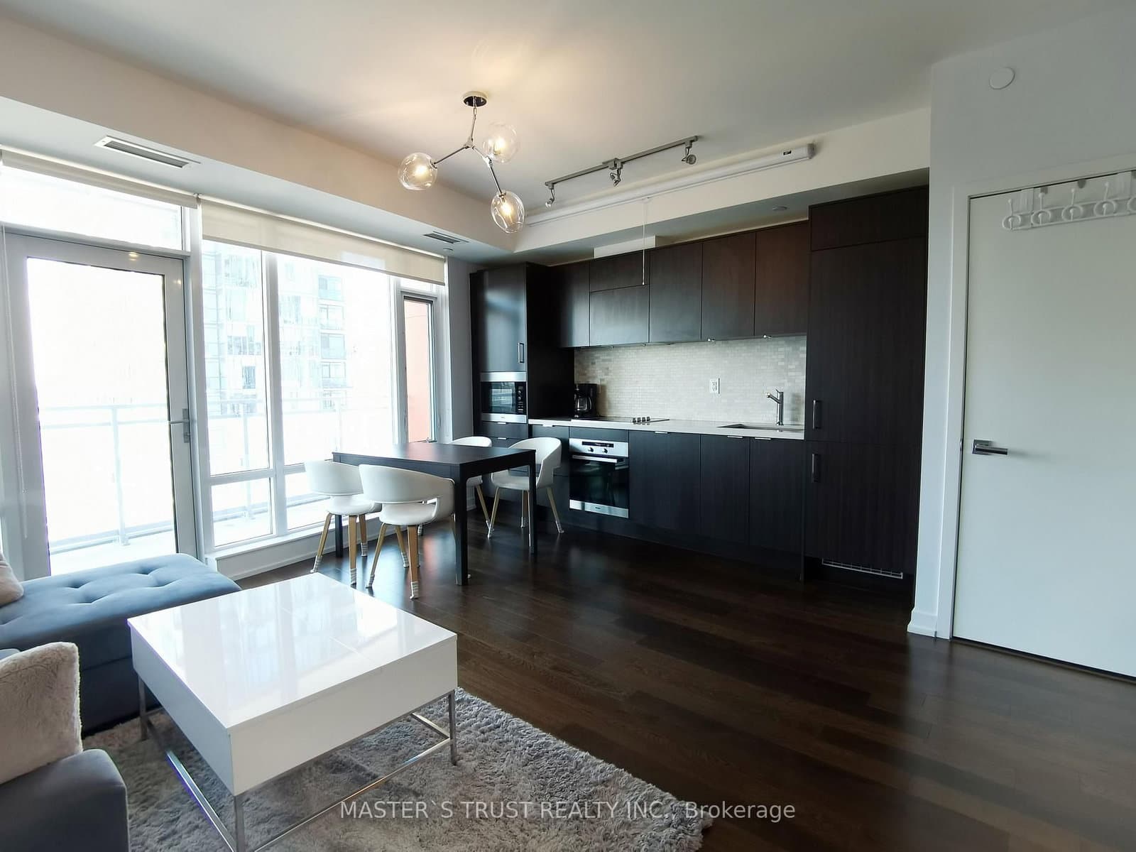 21 Widmer Street, Unit 2805 thumbnail 3