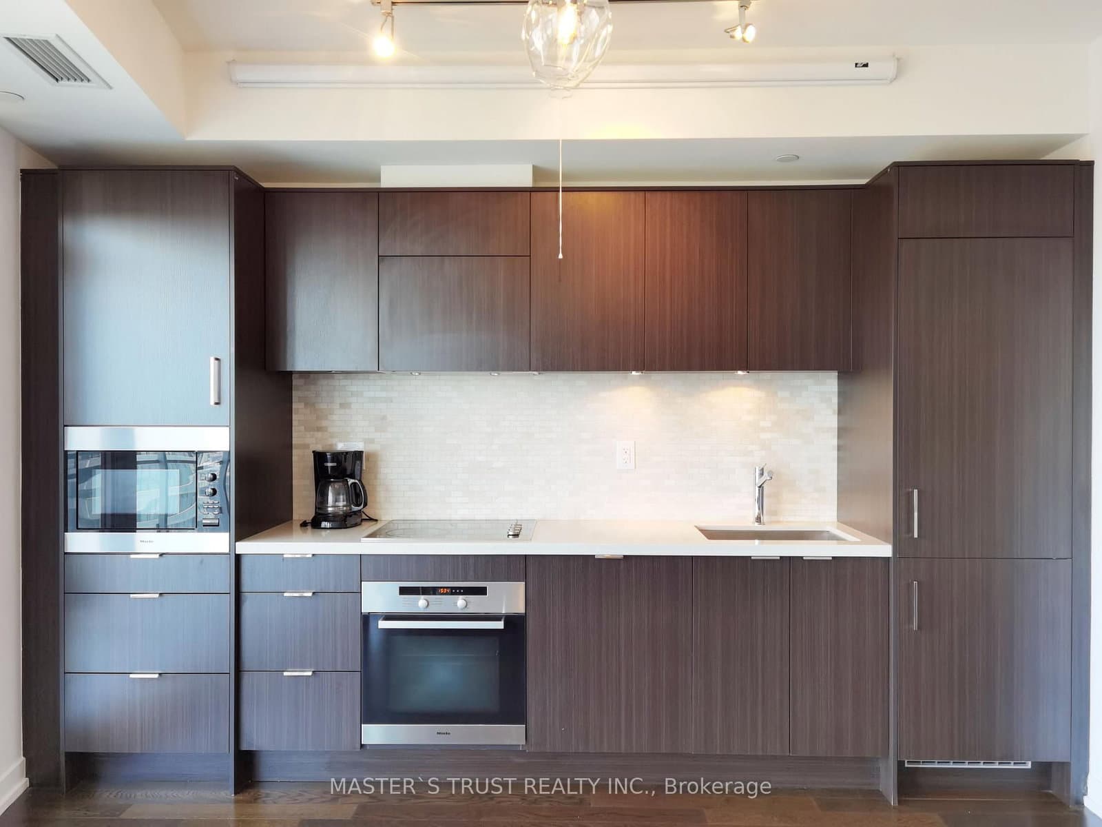 21 Widmer Street, Unit 2805 thumbnail 6