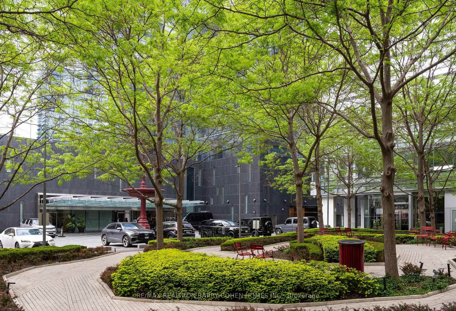 50 Yorkville Avenue, Unit 5202 thumbnail 24