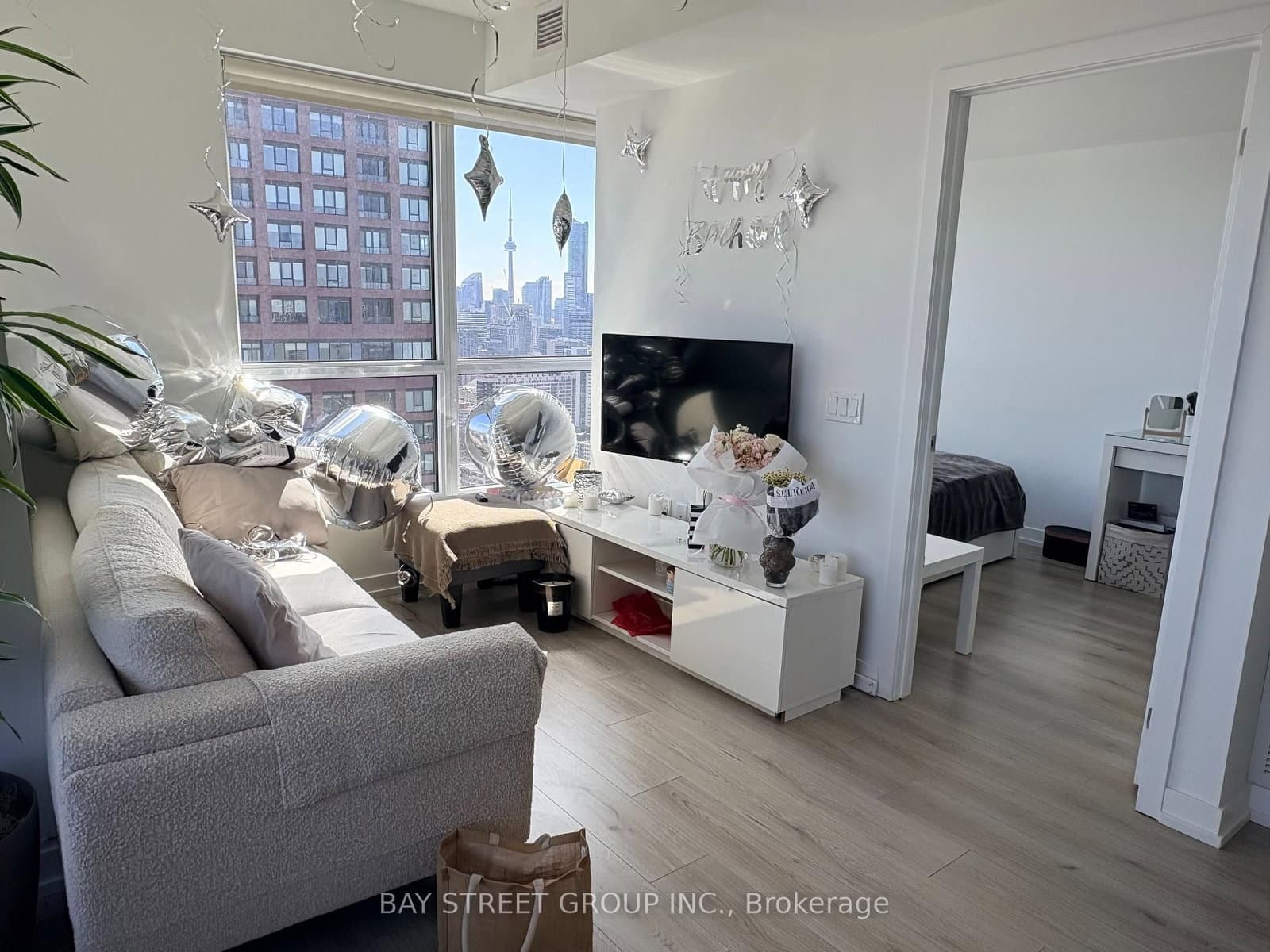 395 Bloor Street E, Unit 4010 thumbnail 2
