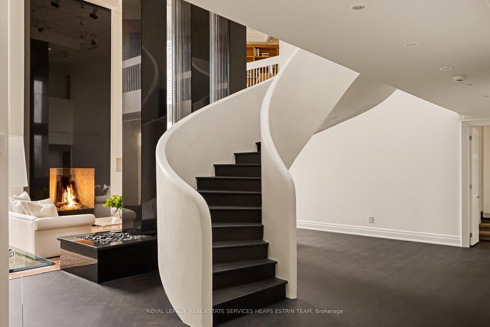 2 Lynwood Avenue, Unit PH1 - Image 1
