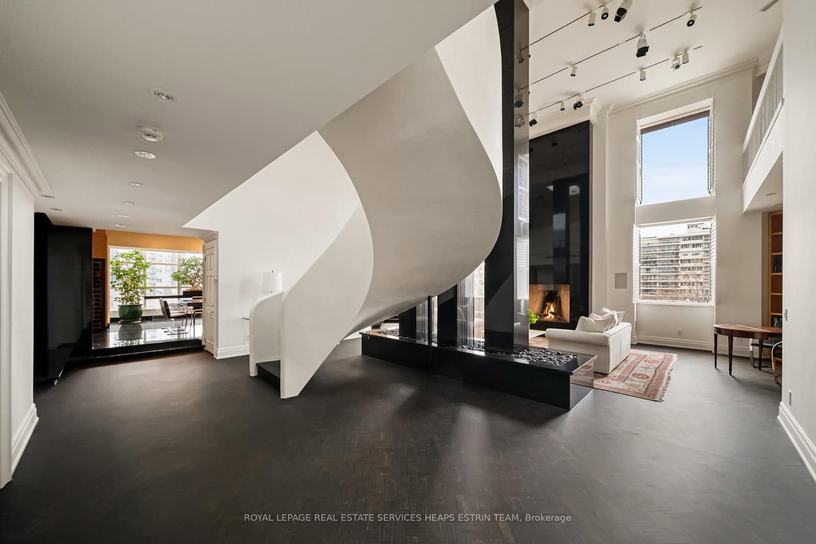 2 Lynwood Avenue, Unit PH1 thumbnail 3