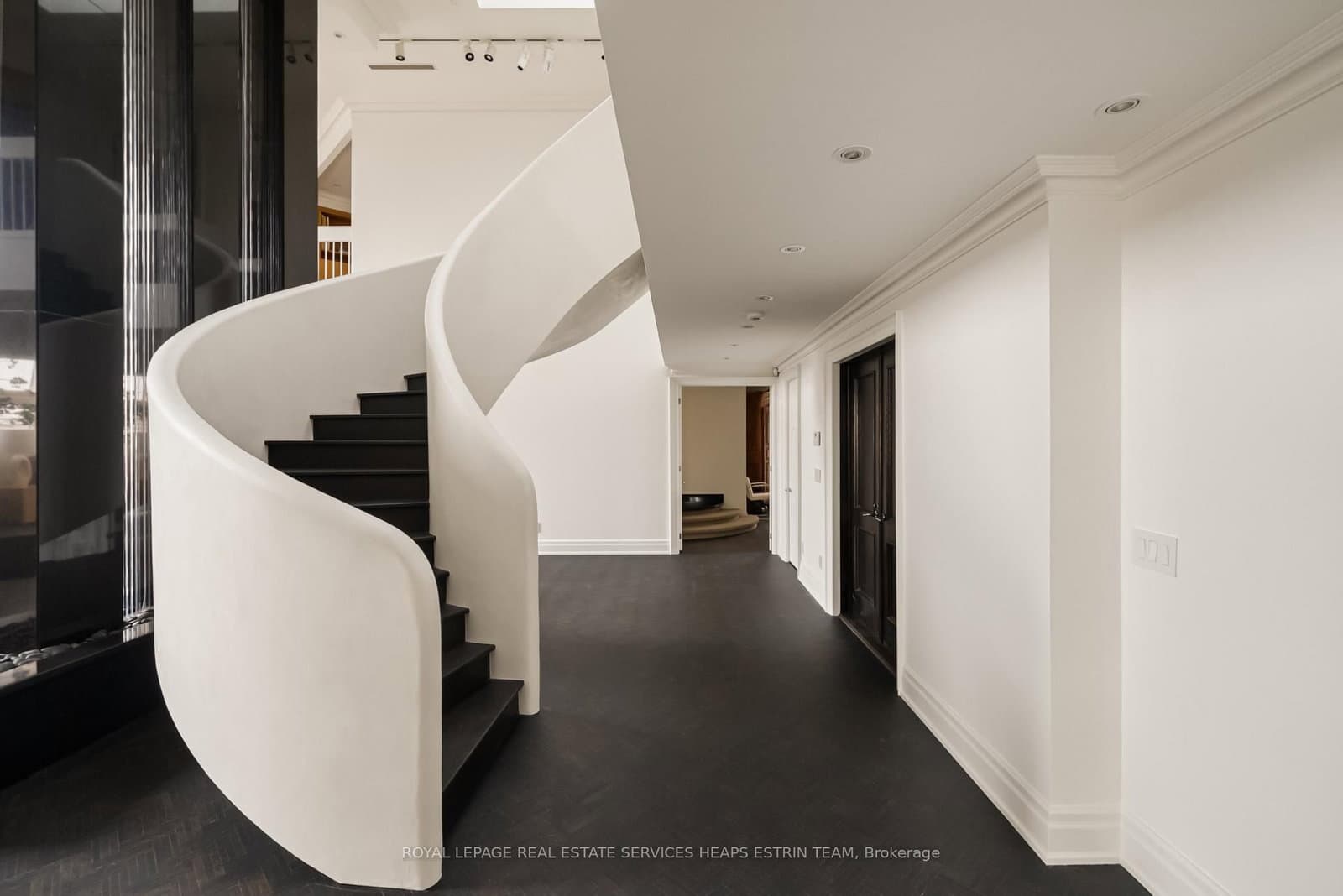 2 Lynwood Avenue, Unit PH1 thumbnail 5
