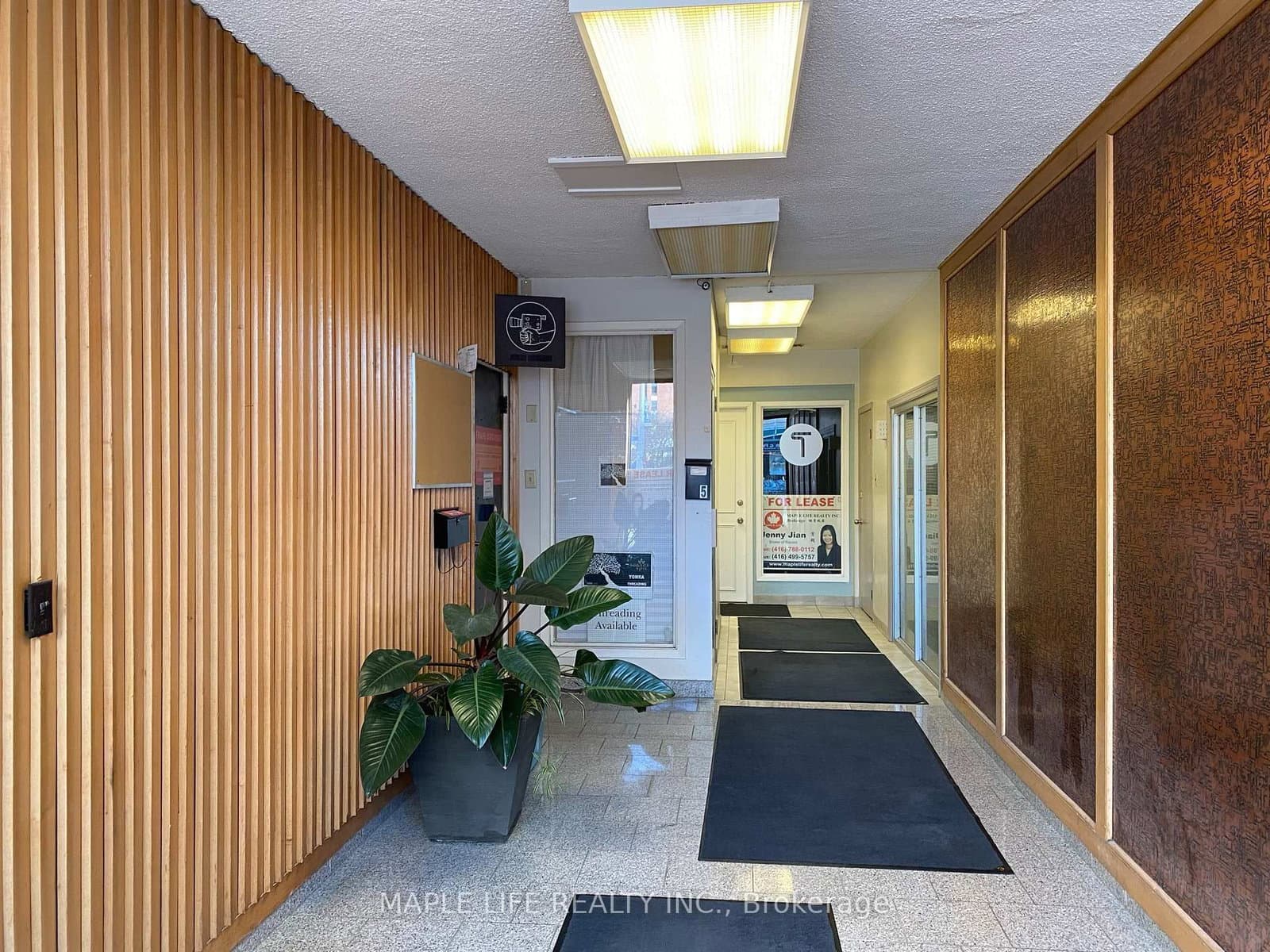 901 Yonge Street, Unit 106 thumbnail 2