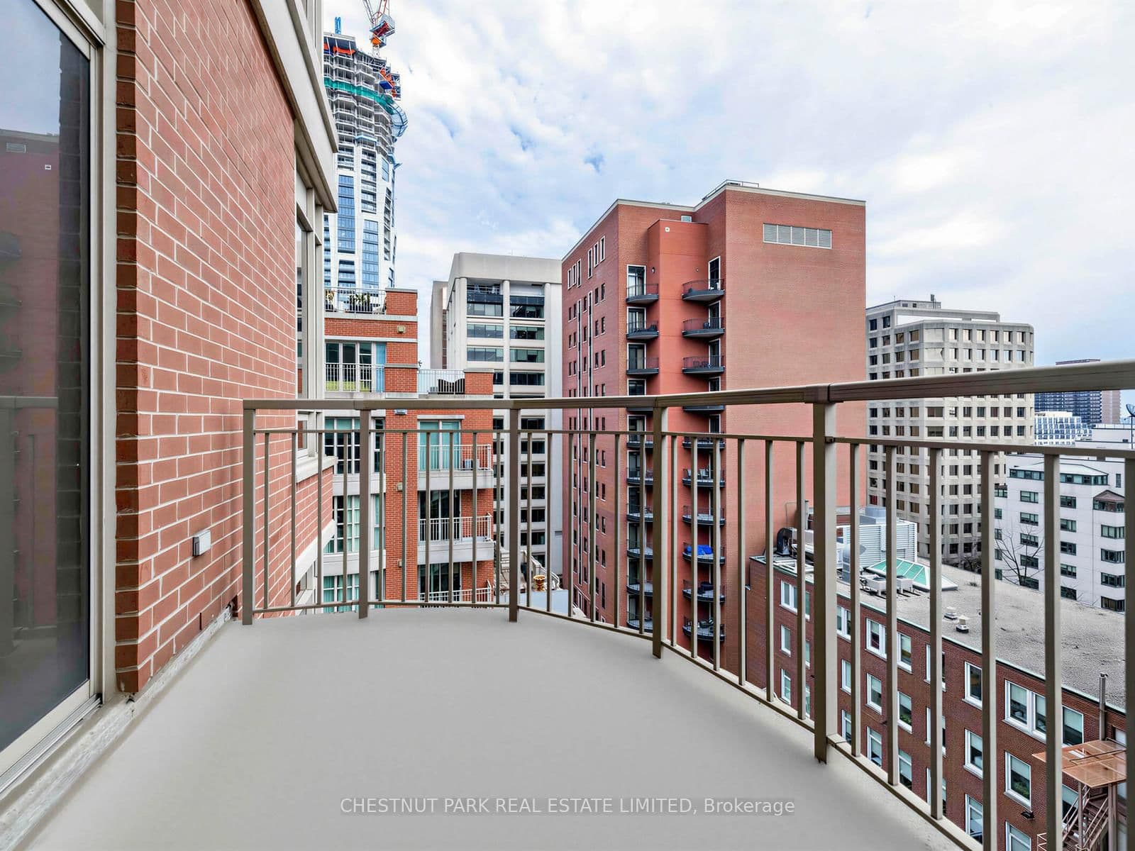 55 Delisle Avenue, Unit 901 thumbnail 11