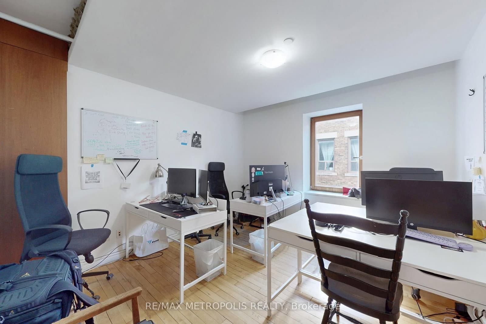 527 Bloor Street W, Unit 3 thumbnail 2