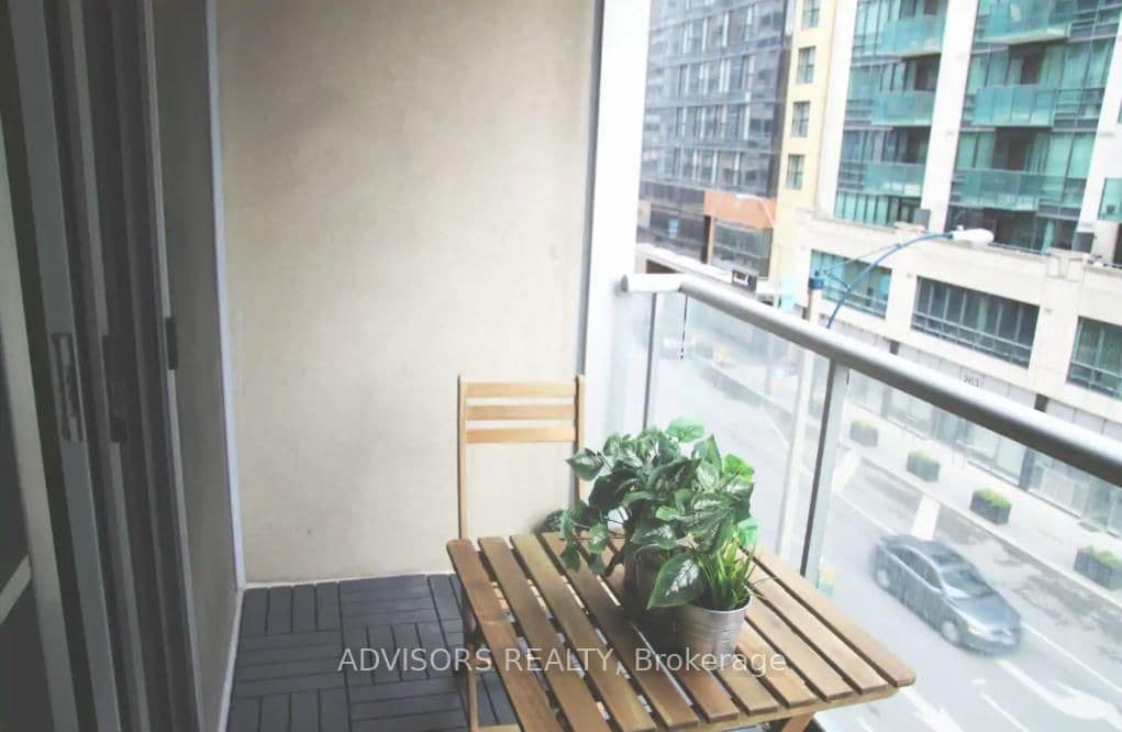 270 Wellington Street, Unit 413 thumbnail 13