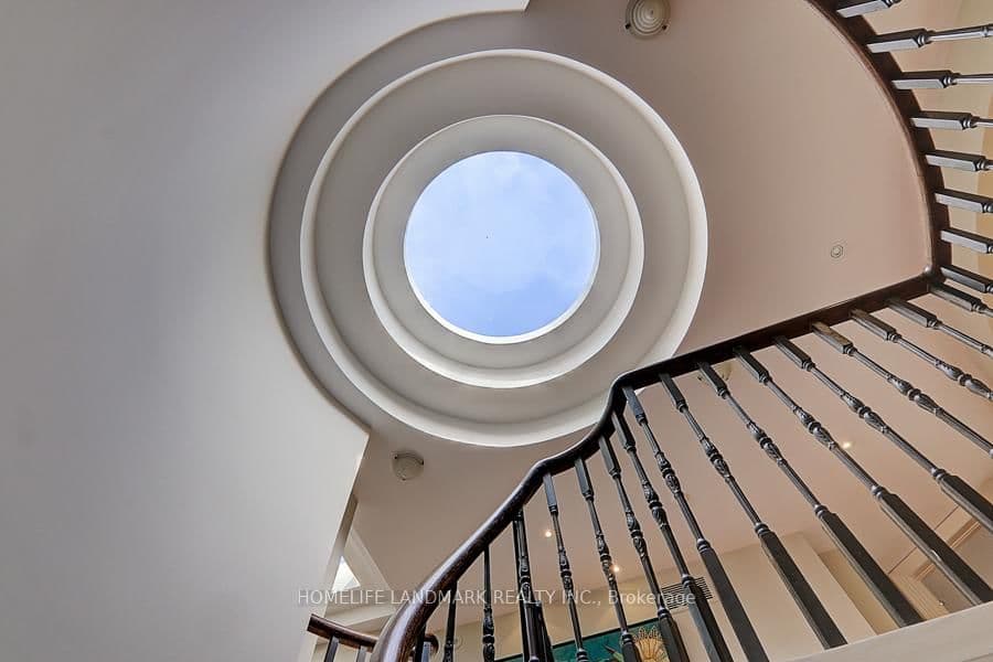 35 Gardiner Road E thumbnail 14