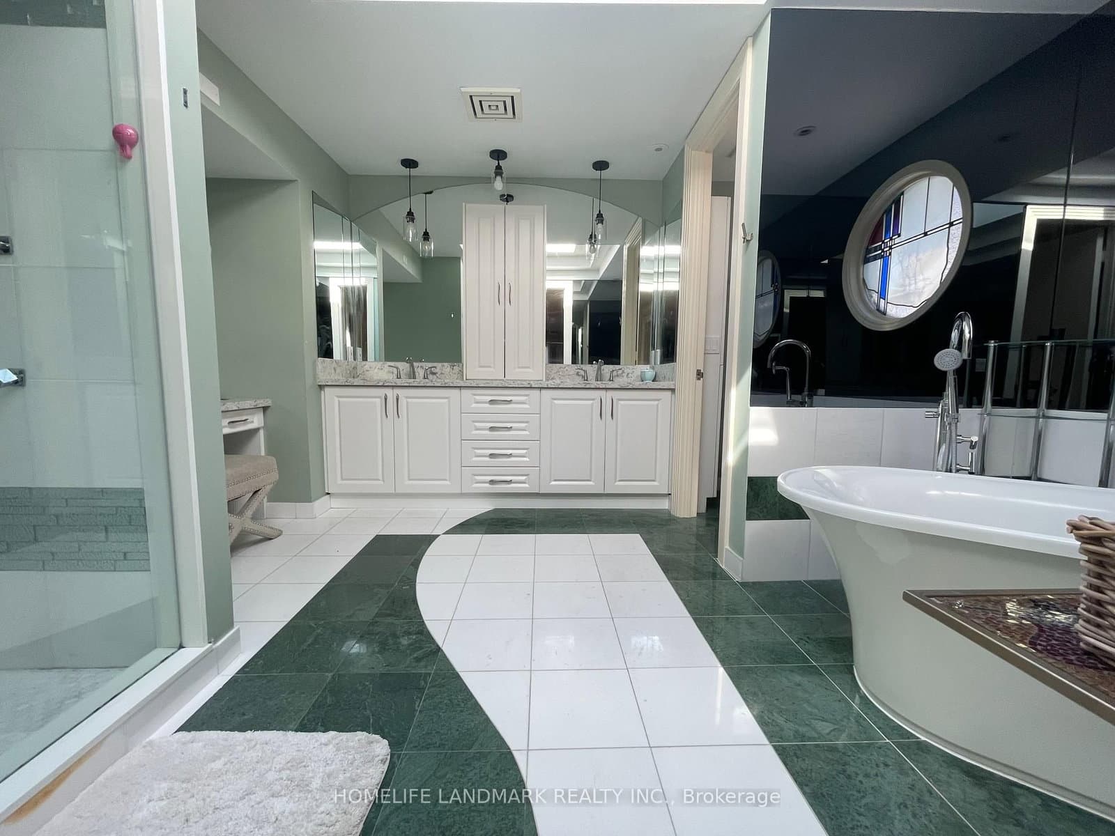 35 Gardiner Road E thumbnail 18