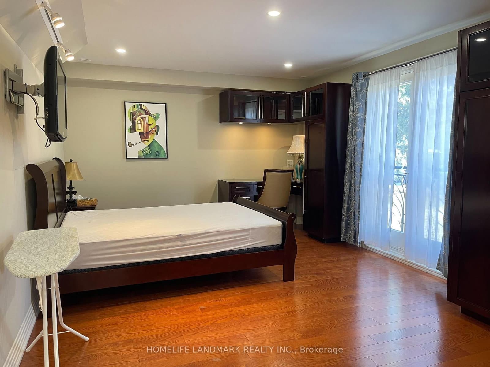 35 Gardiner Road E thumbnail 24