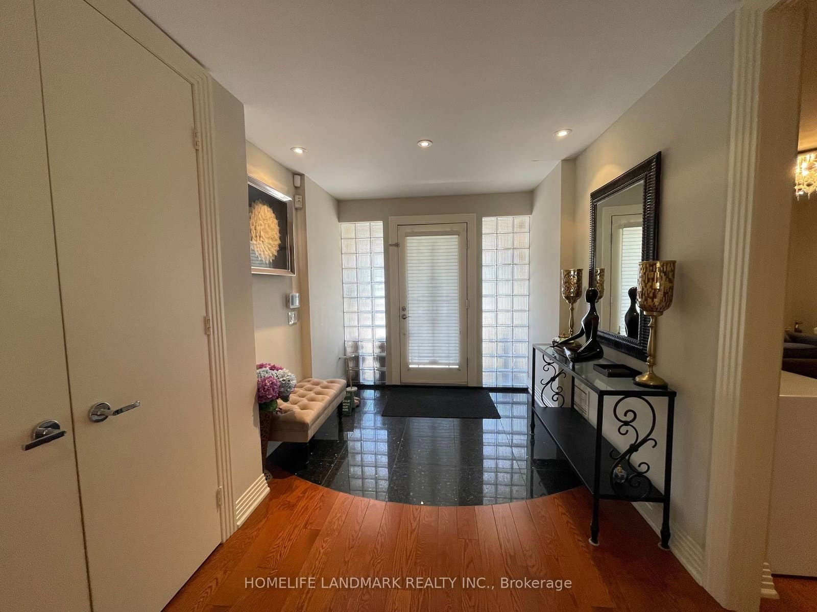 35 Gardiner Road E thumbnail 4