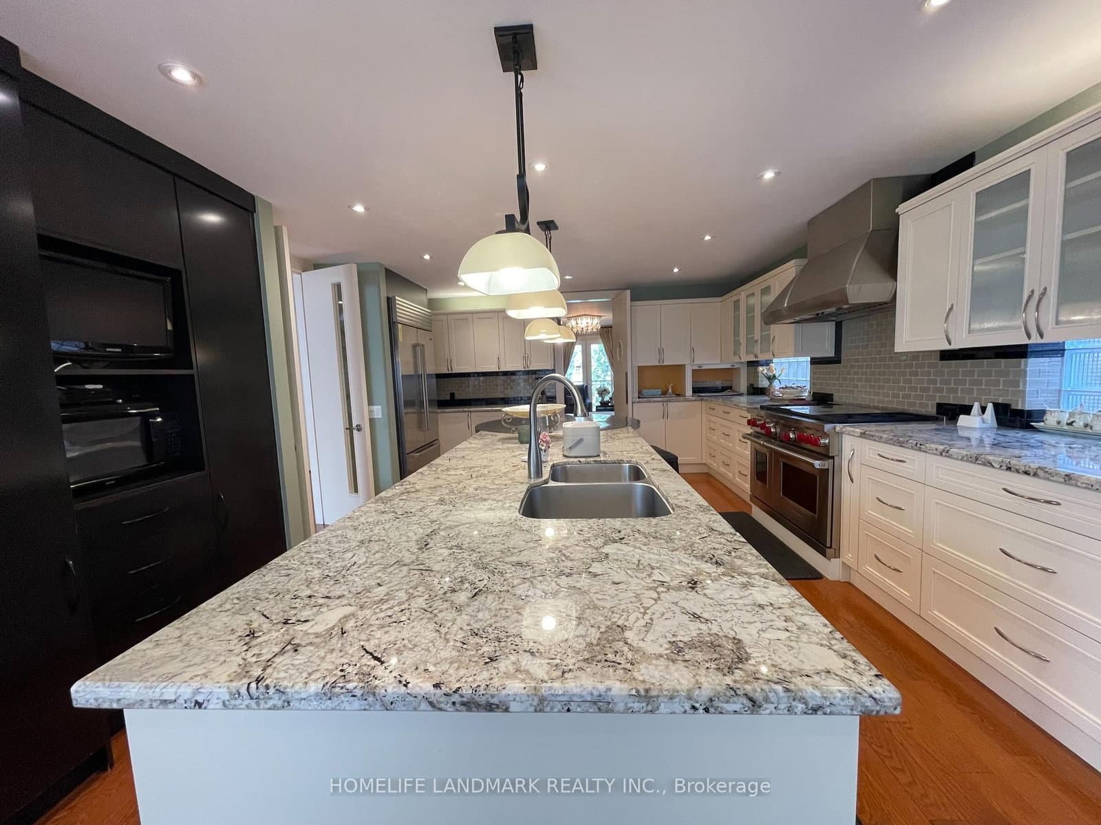 35 Gardiner Road E thumbnail 8