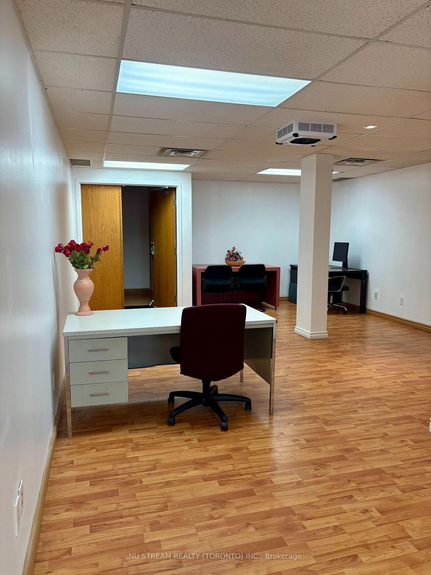 100 Front Street E, Unit 302 thumbnail 4