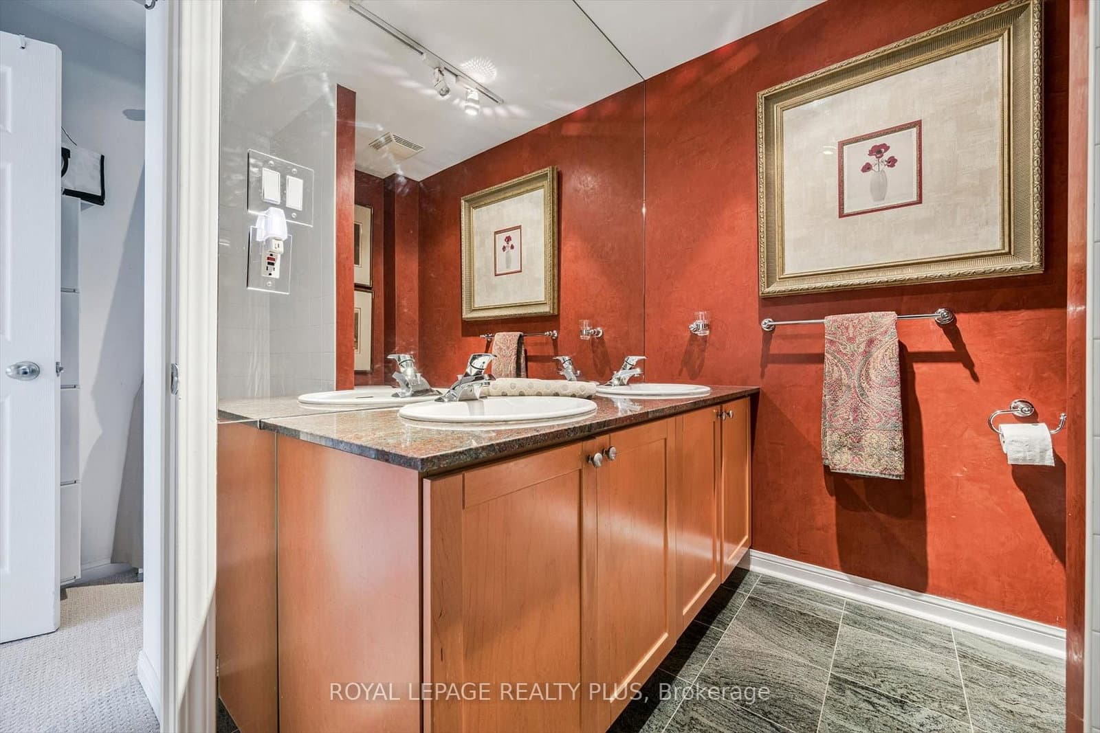 550 Front Street W, Unit 620 thumbnail 18