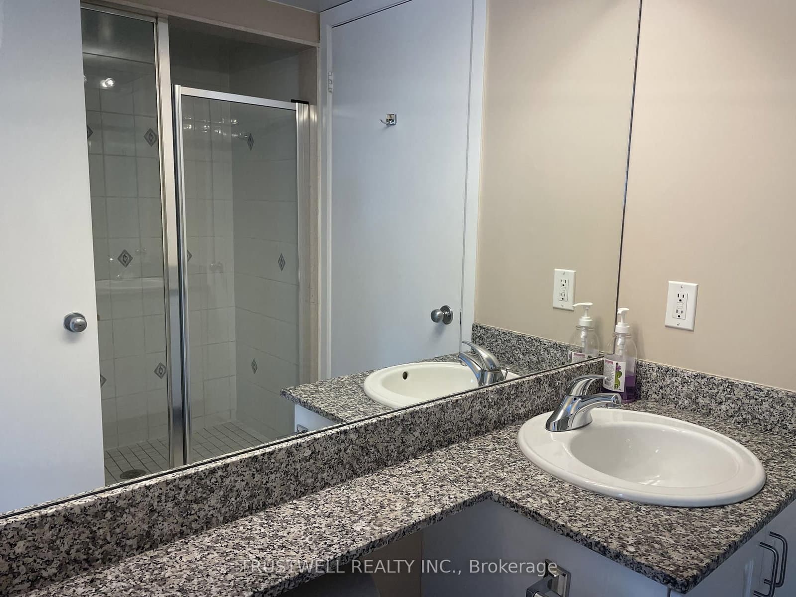 8 Park Road, Unit 1905 thumbnail 14