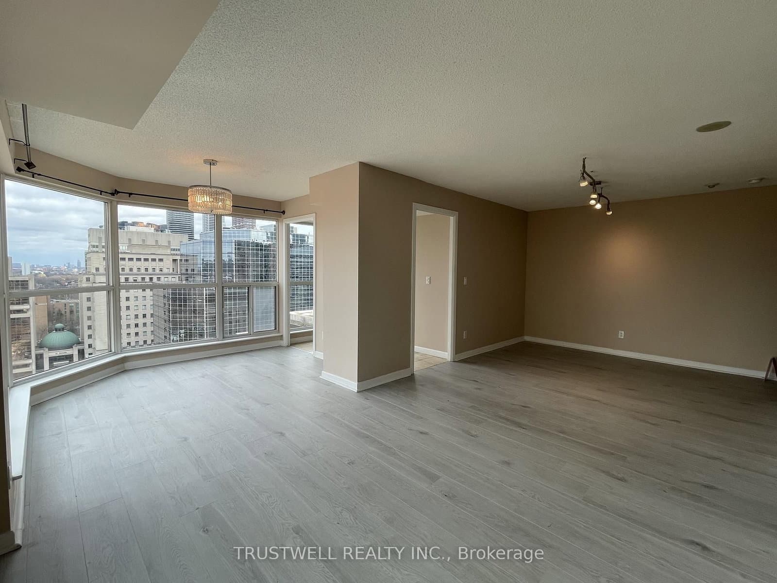 8 Park Road, Unit 1905 thumbnail 4