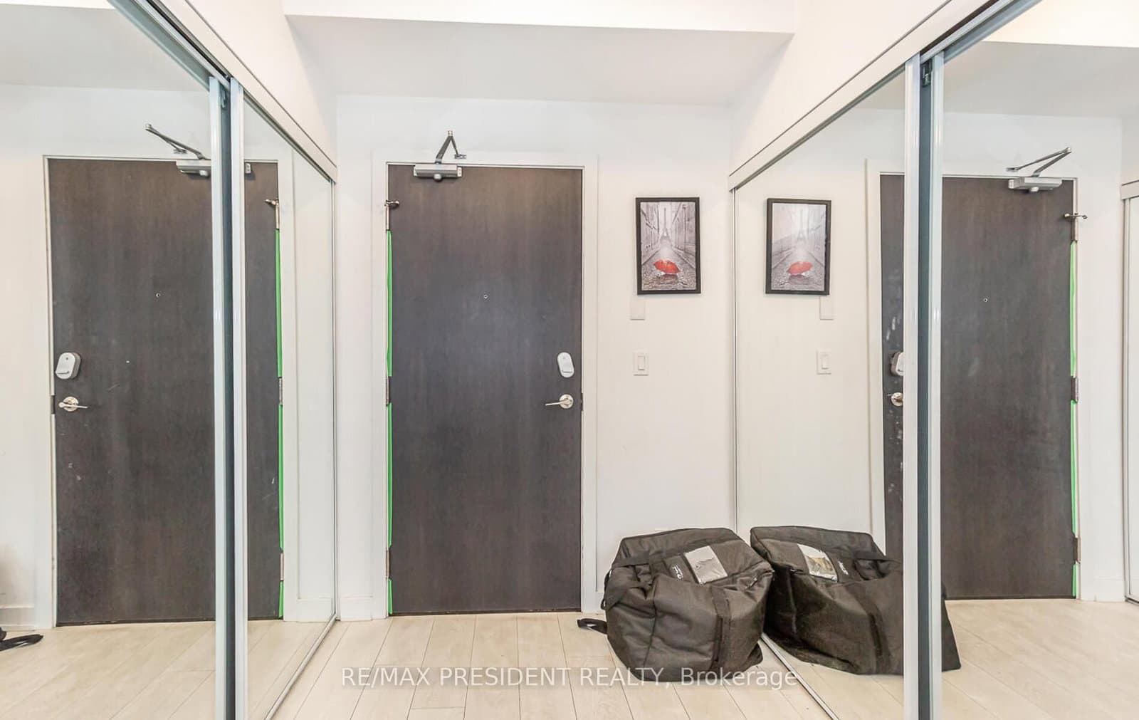 50 Bruyeres Mews, Unit 901 thumbnail 10