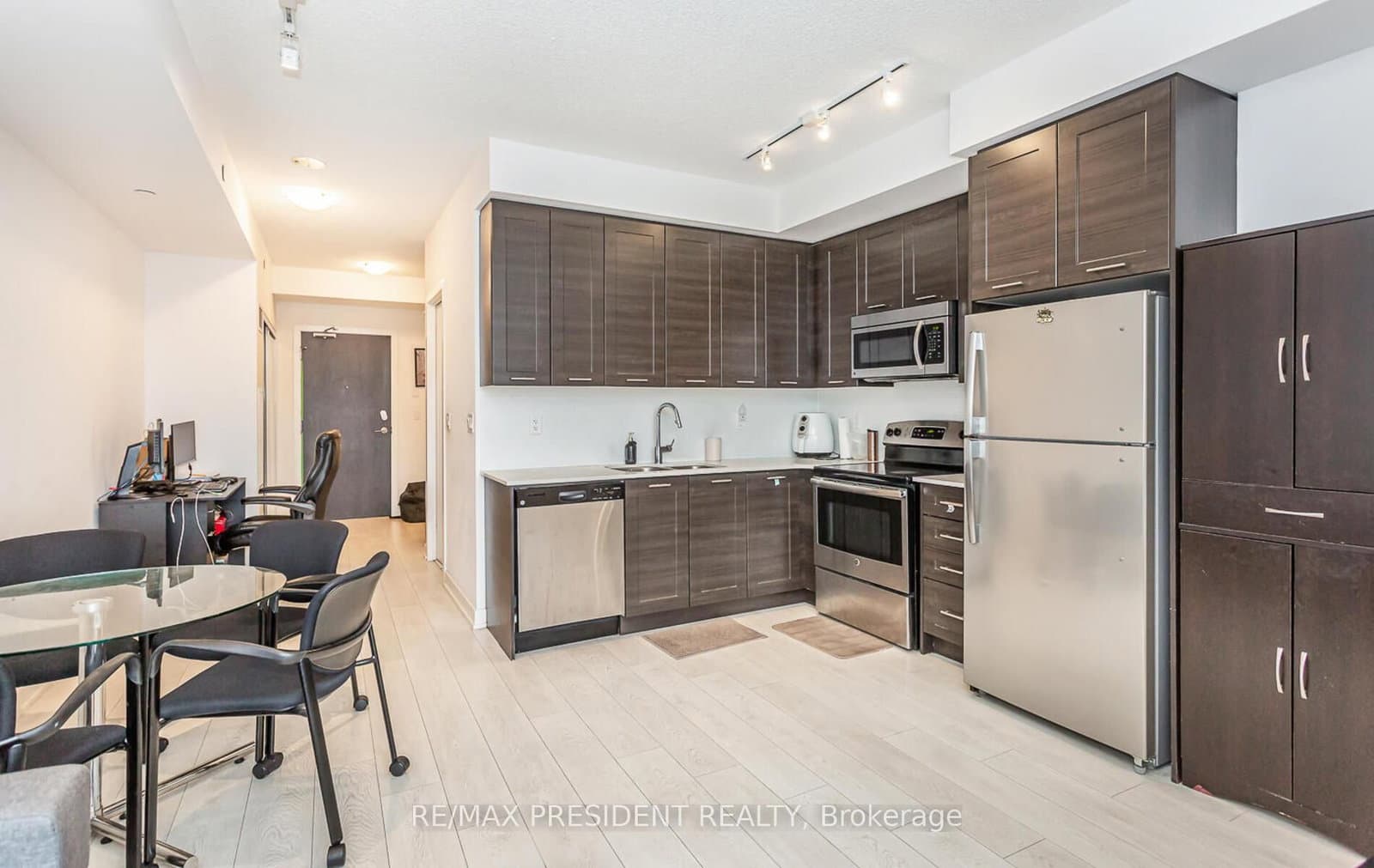 50 Bruyeres Mews, Unit 901 thumbnail 18
