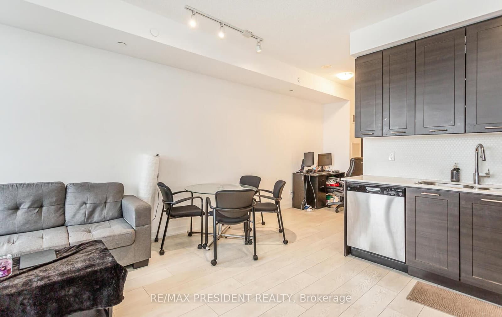 50 Bruyeres Mews, Unit 901 thumbnail 22