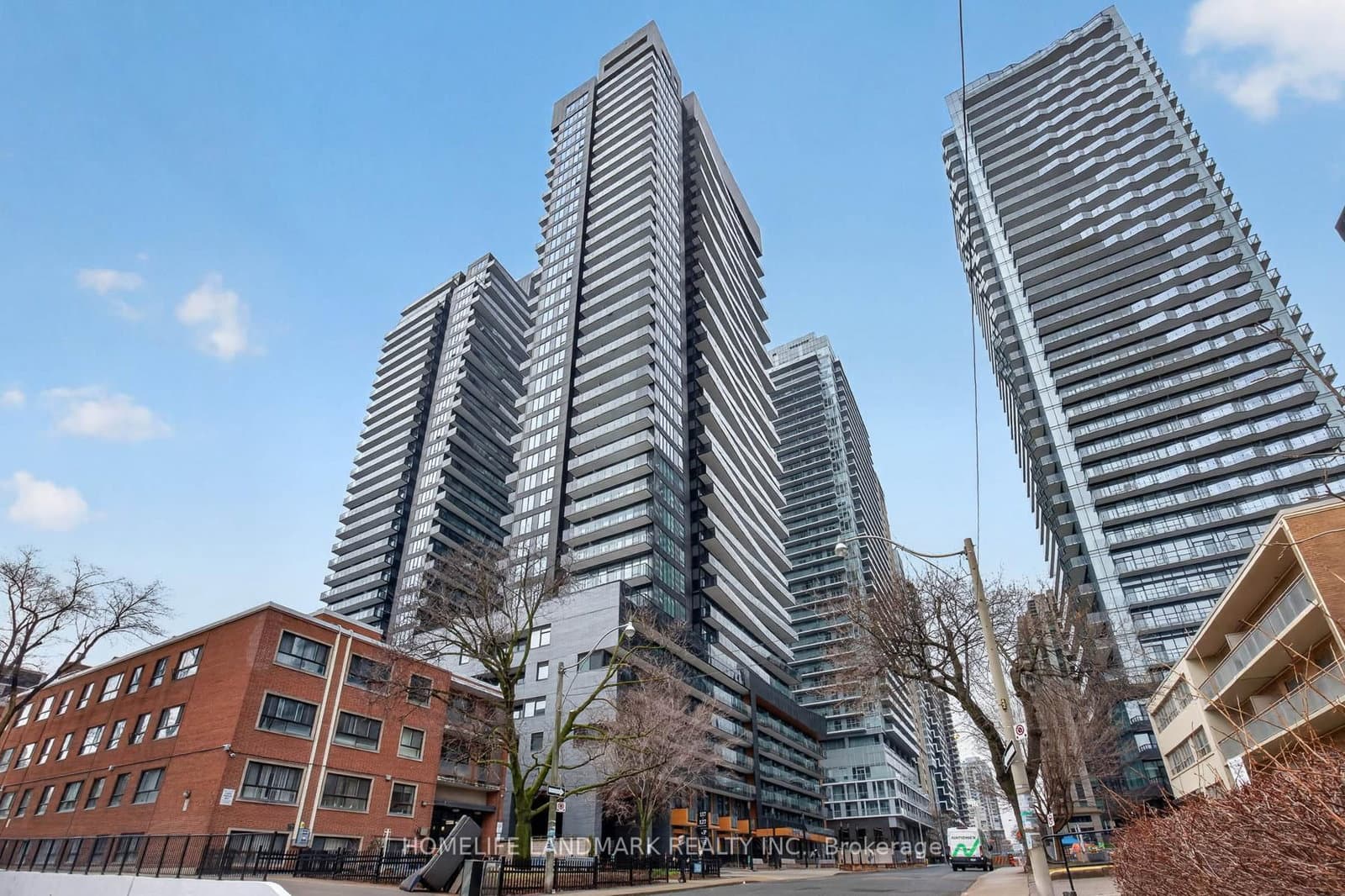 127 Broadway Avenue, Unit 606