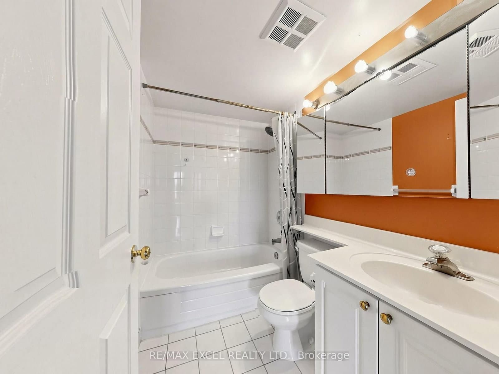 28 Pemberton Avenue, Unit 706 thumbnail 15