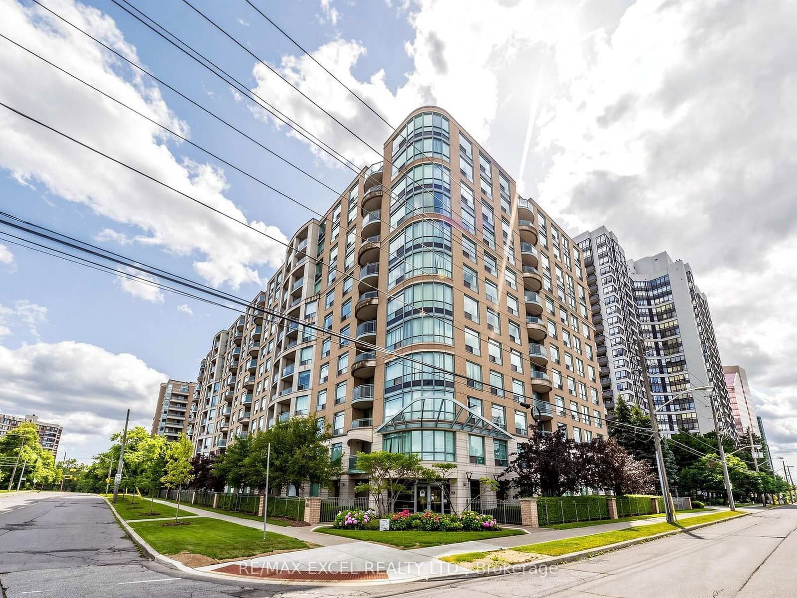 28 Pemberton Avenue, Unit 706 thumbnail 2