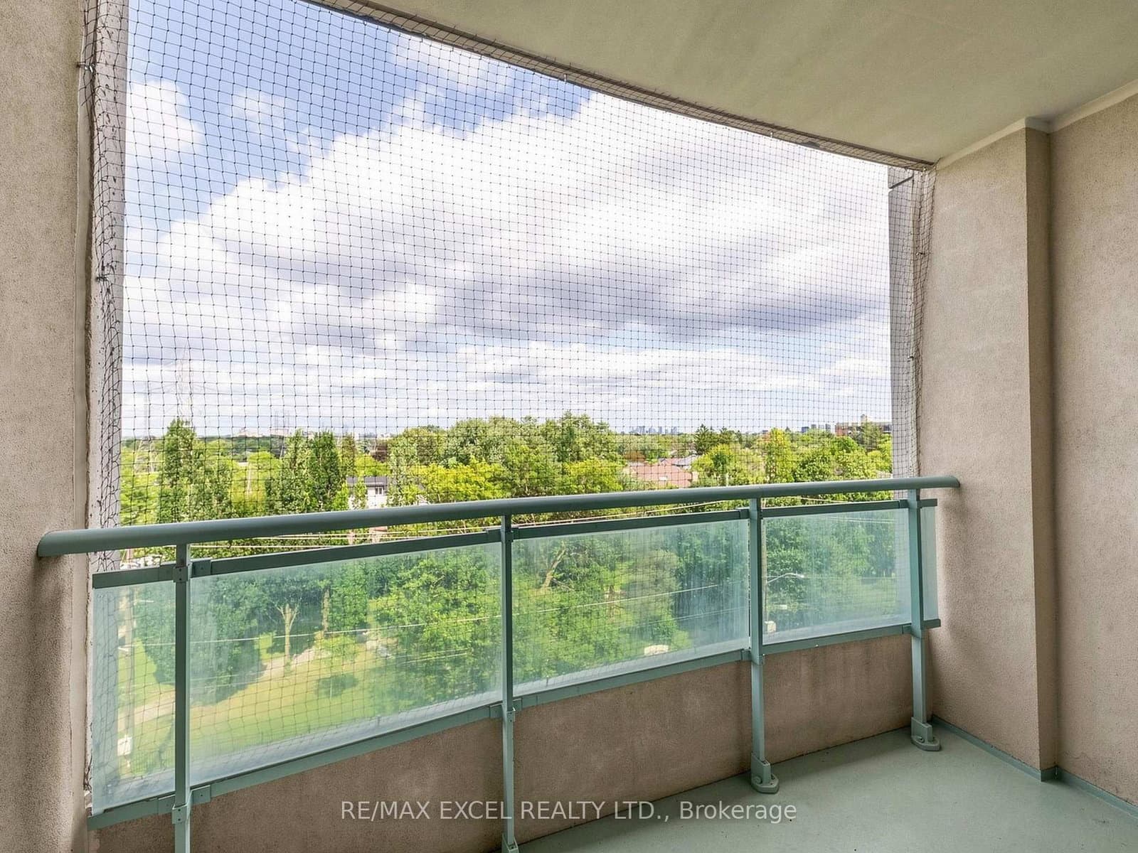 28 Pemberton Avenue, Unit 706 thumbnail 23