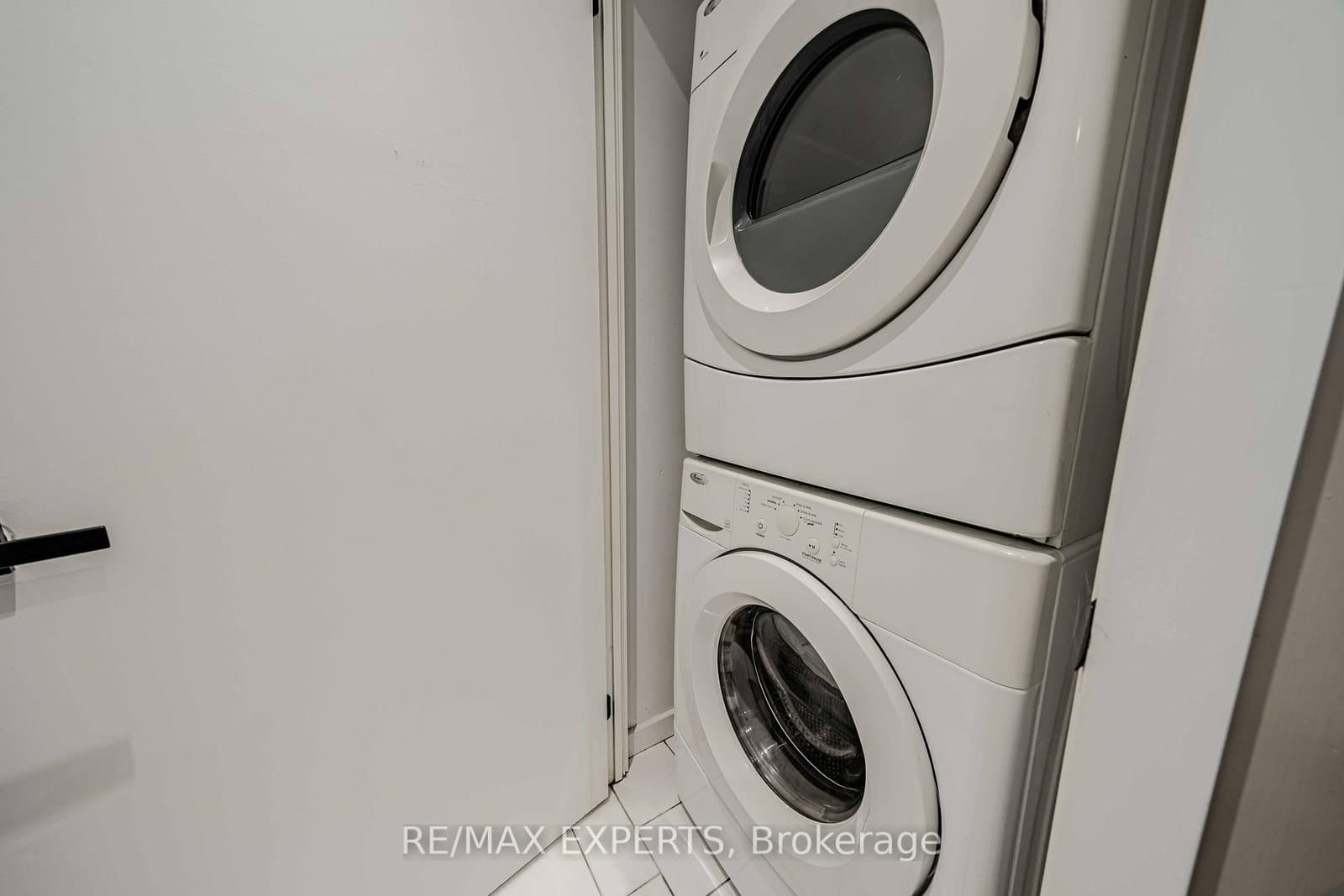 8 York Street, Unit 2905 thumbnail 17