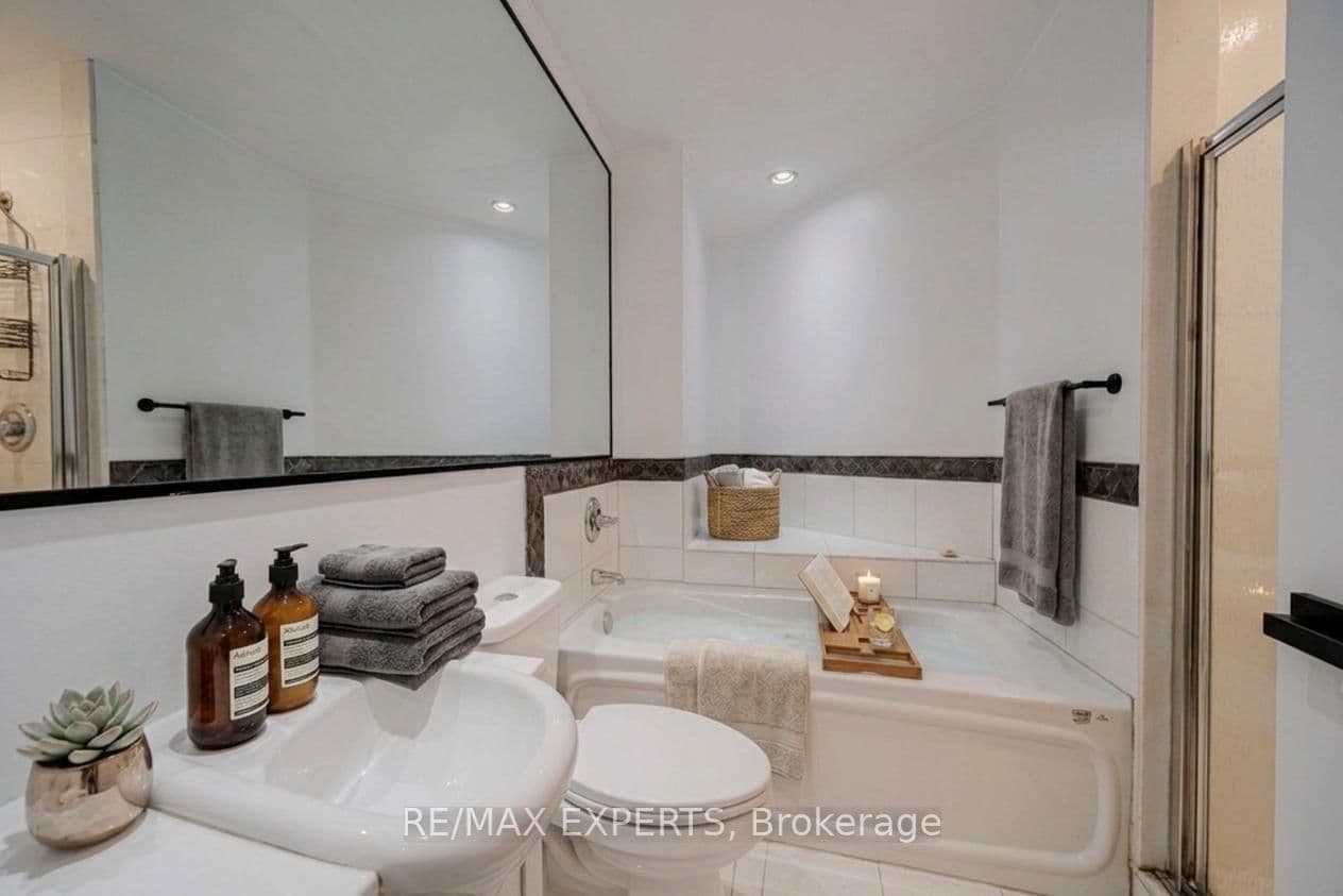 8 York Street, Unit 2905 thumbnail 18