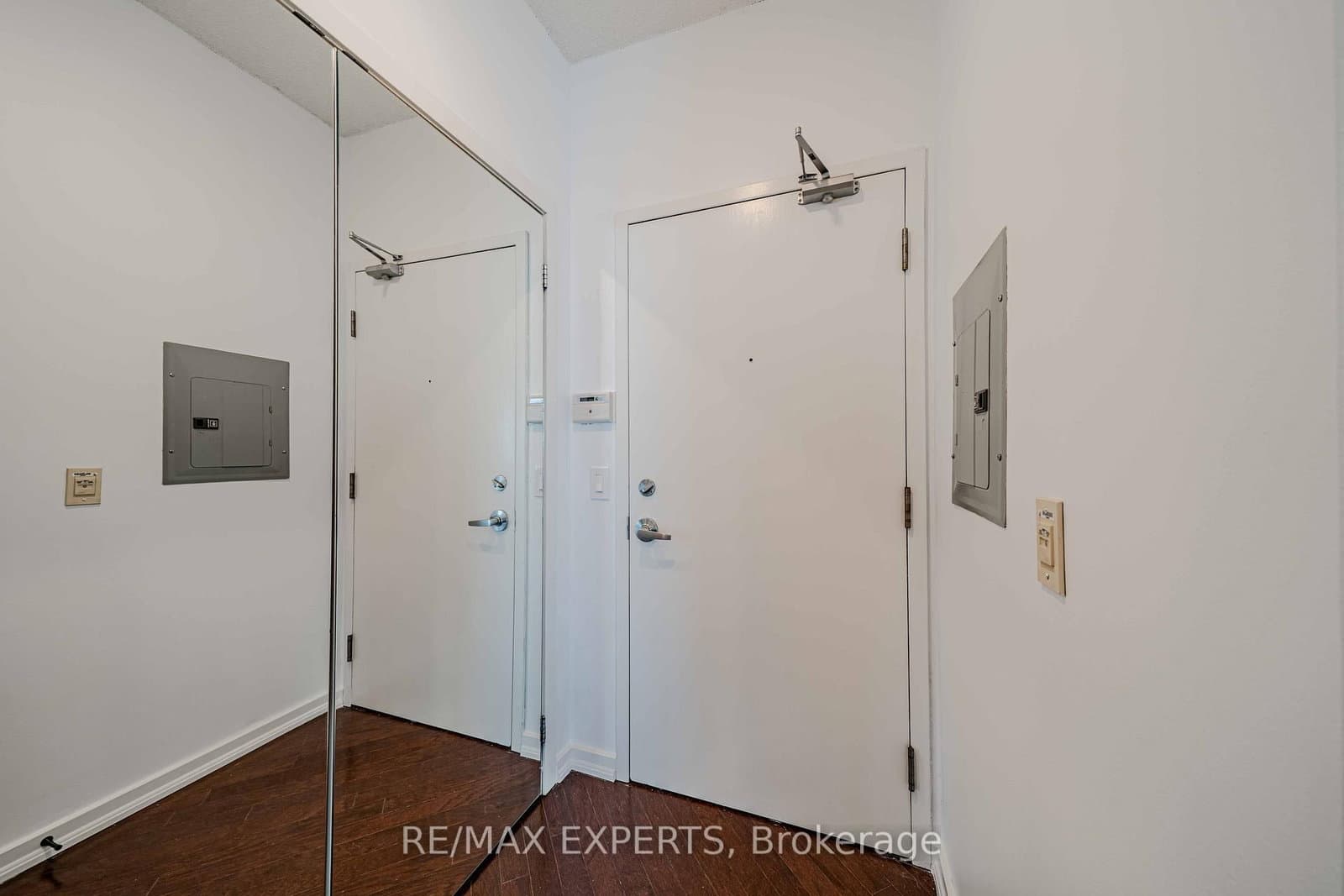 8 York Street, Unit 2905 thumbnail 6