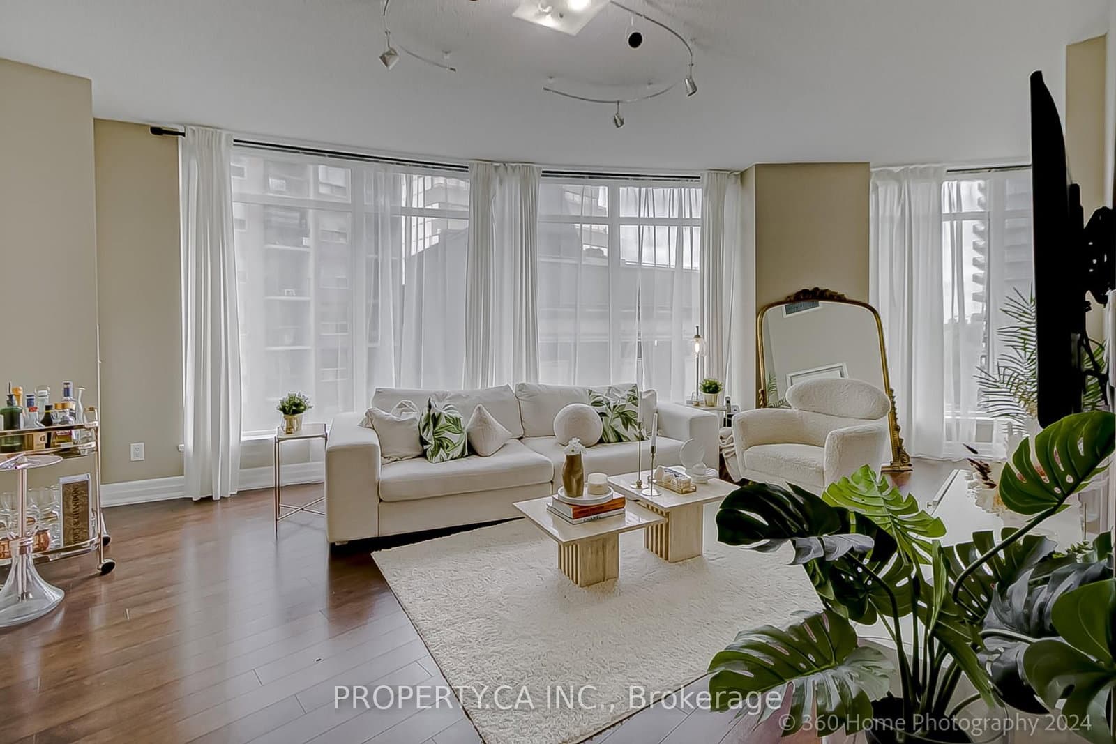 8 Scollard Street, Unit 702 - Image 1