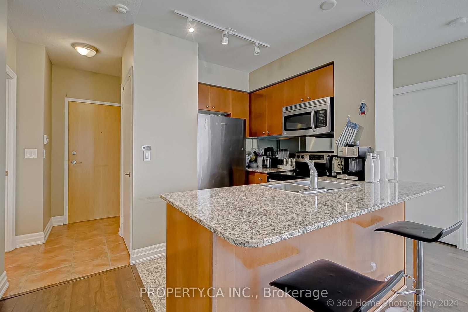 8 Scollard Street, Unit 702 thumbnail 10