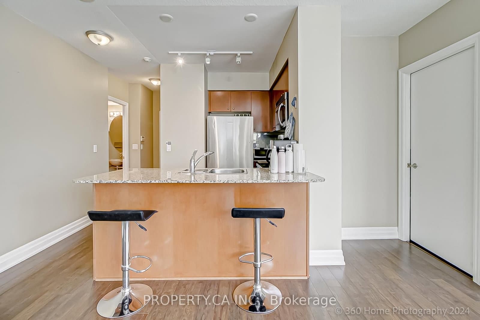 8 Scollard Street, Unit 702 thumbnail 12