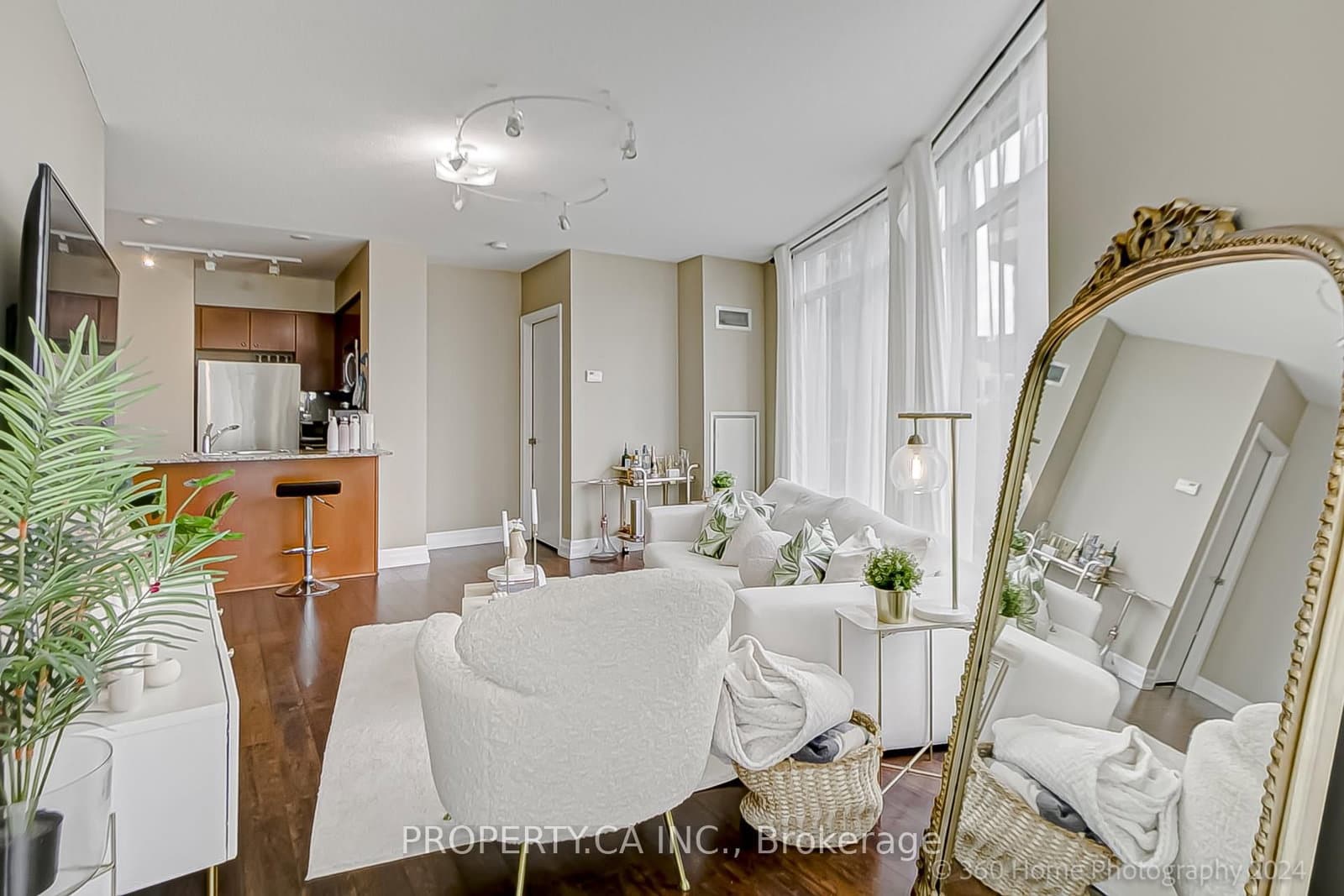 8 Scollard Street, Unit 702 thumbnail 15