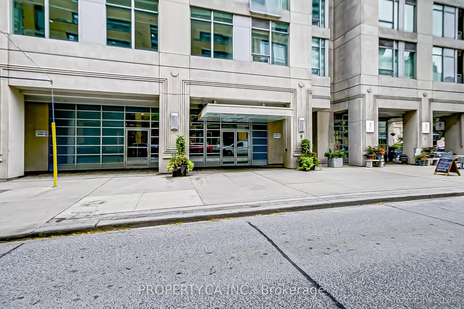 8 Scollard Street, Unit 702 thumbnail 24