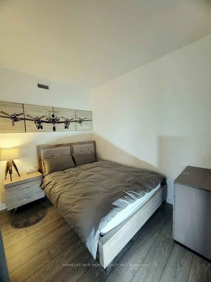 33 Charles Street E, Unit 2706 thumbnail 13
