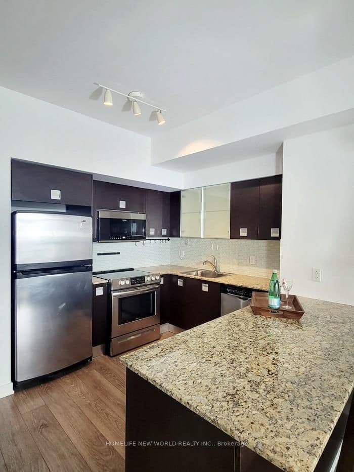 33 Charles Street E, Unit 2706 thumbnail 4